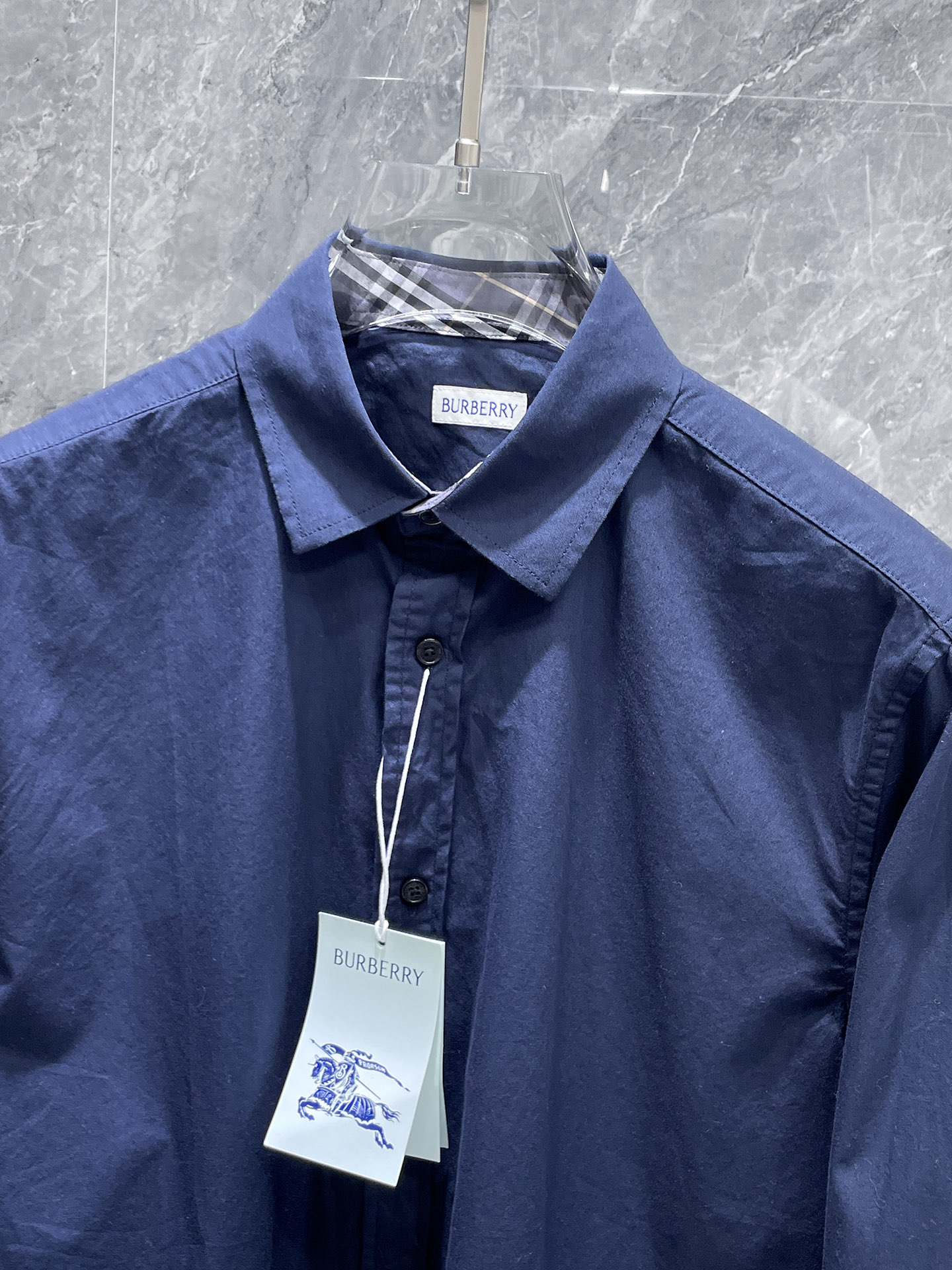 巴宝莉 2025ss春夏时尚大爆款短袖衬衫，贸易公司渠道货，品相完美如斯，属于入柜级别，可预见性的爆款，