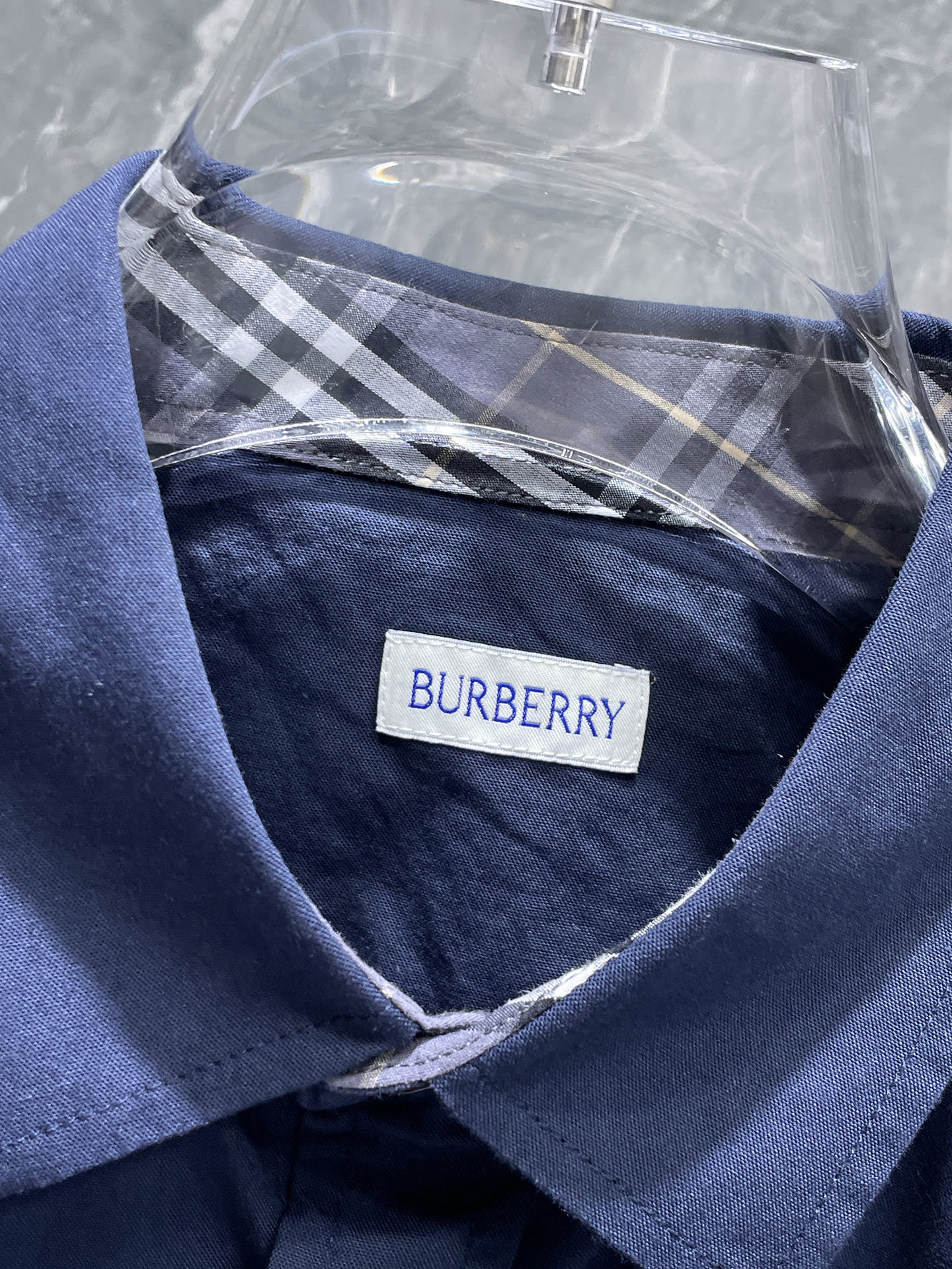 巴宝莉 2025ss春夏时尚大爆款短袖衬衫，贸易公司渠道货，品相完美如斯，属于入柜级别，可预见性的爆款，