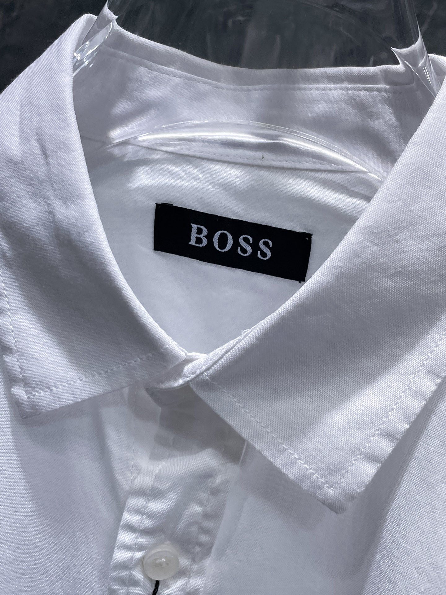 boss 2025ss春夏时尚大爆款短袖衬衫，贸易公司渠道货，品相完美如斯，属于入柜级别，可预见性的爆款