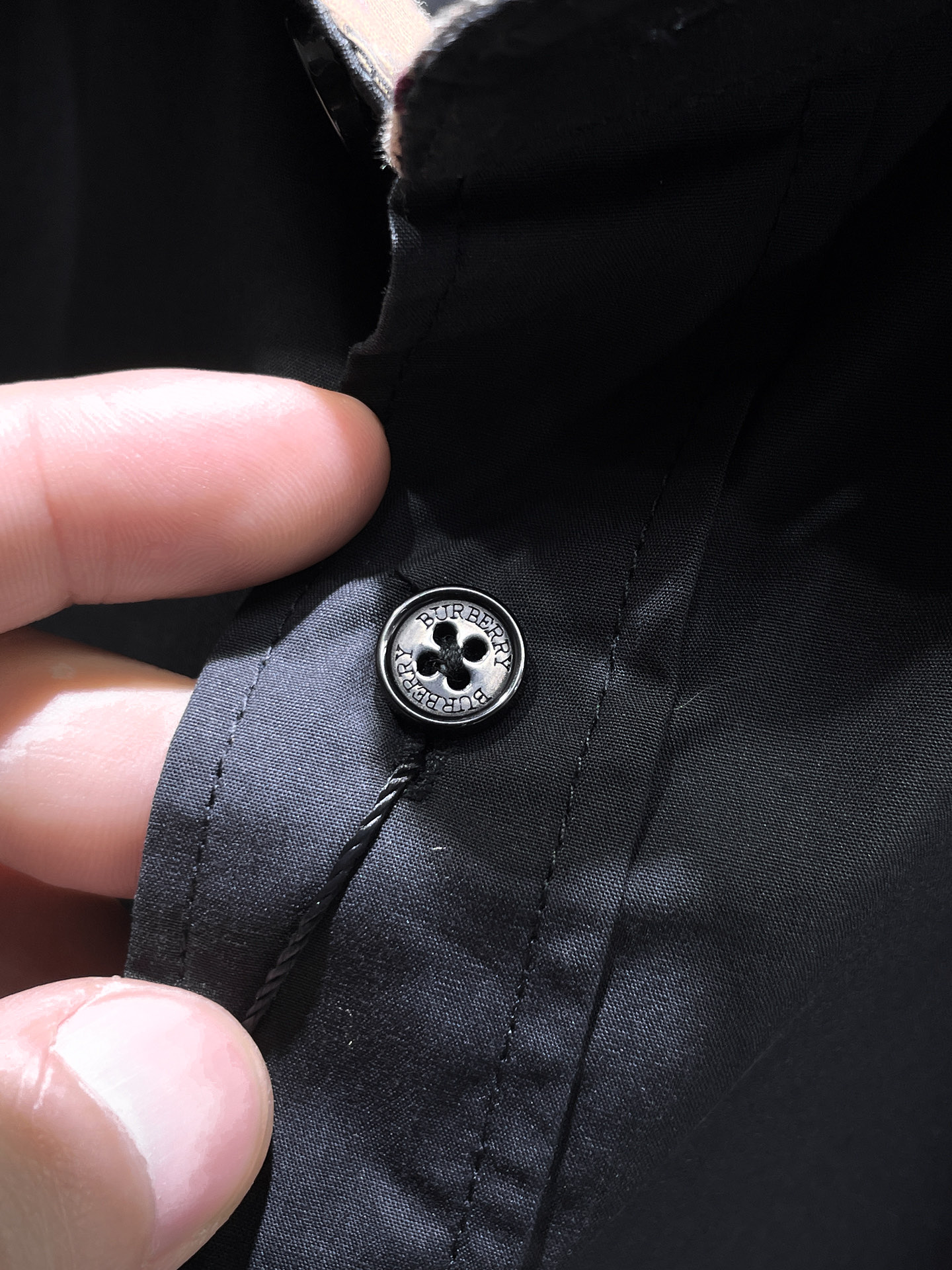 巴宝莉 2025ss春夏时尚大爆款短袖衬衫，贸易公司渠道货，品相完美如斯，属于入柜级别，可预见性的爆款，