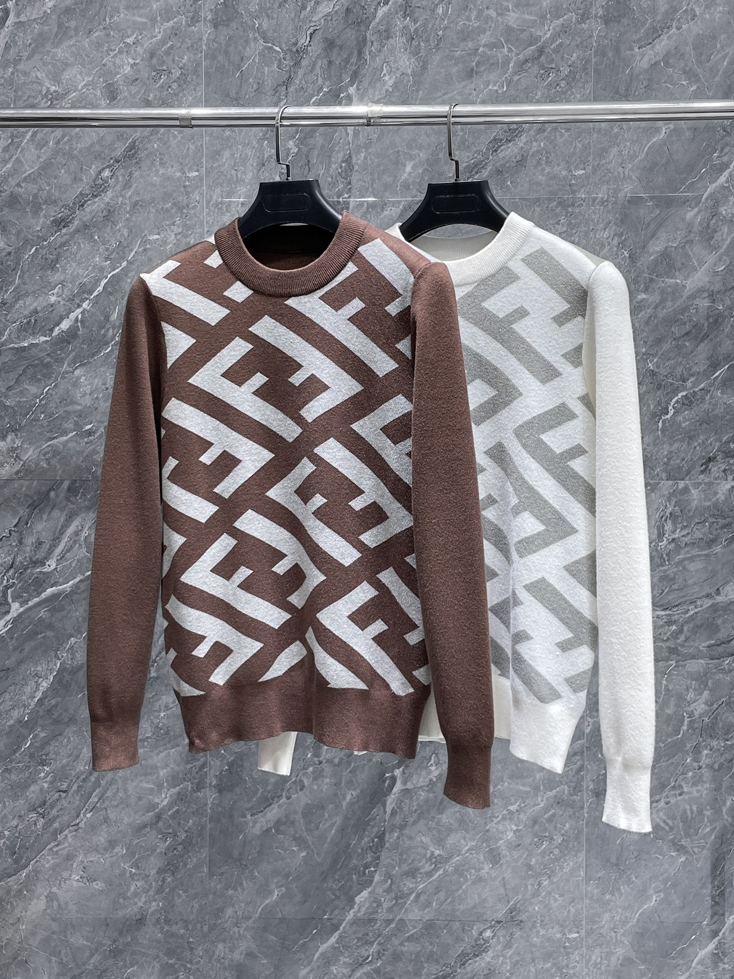 芬迪 毛衣 2025秋冬最新系列，专柜1:1顶级复刻，全品相！加厚款，潮人必备单品！懂货的老铁赶紧下手，