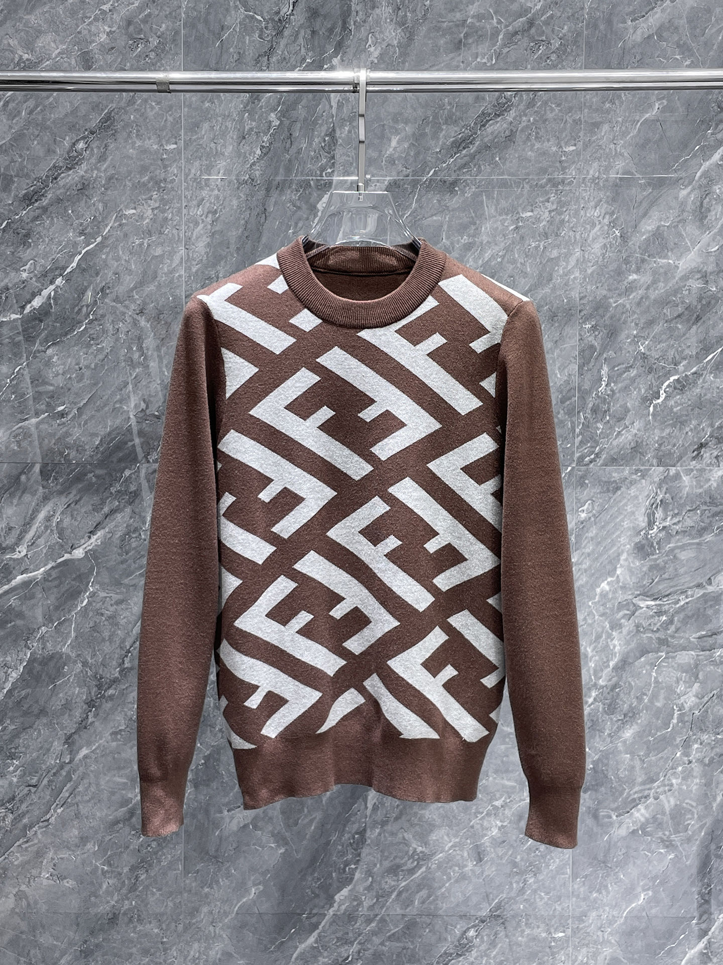 芬迪 毛衣 2025秋冬最新系列，专柜1:1顶级复刻，全品相！加厚款，潮人必备单品！懂货的老铁赶紧下手，