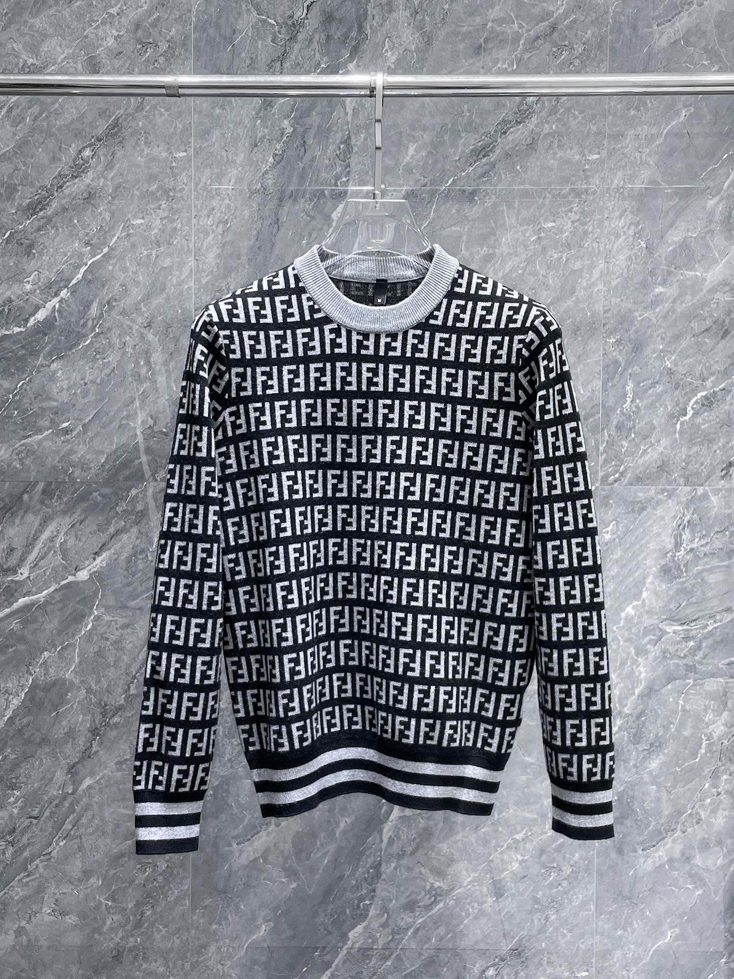 芬迪 毛衣 2025秋冬最新系列，专柜1:1顶级复刻，全品相！加厚款，潮人必备单品！懂货的老铁赶紧下手，