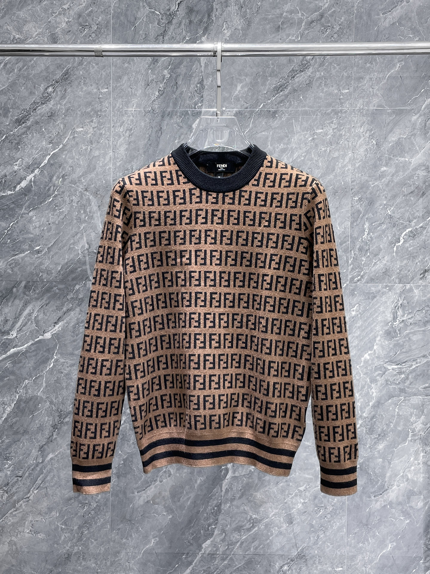 芬迪 毛衣 2025秋冬最新系列，专柜1:1顶级复刻，全品相！加厚款，潮人必备单品！懂货的老铁赶紧下手，