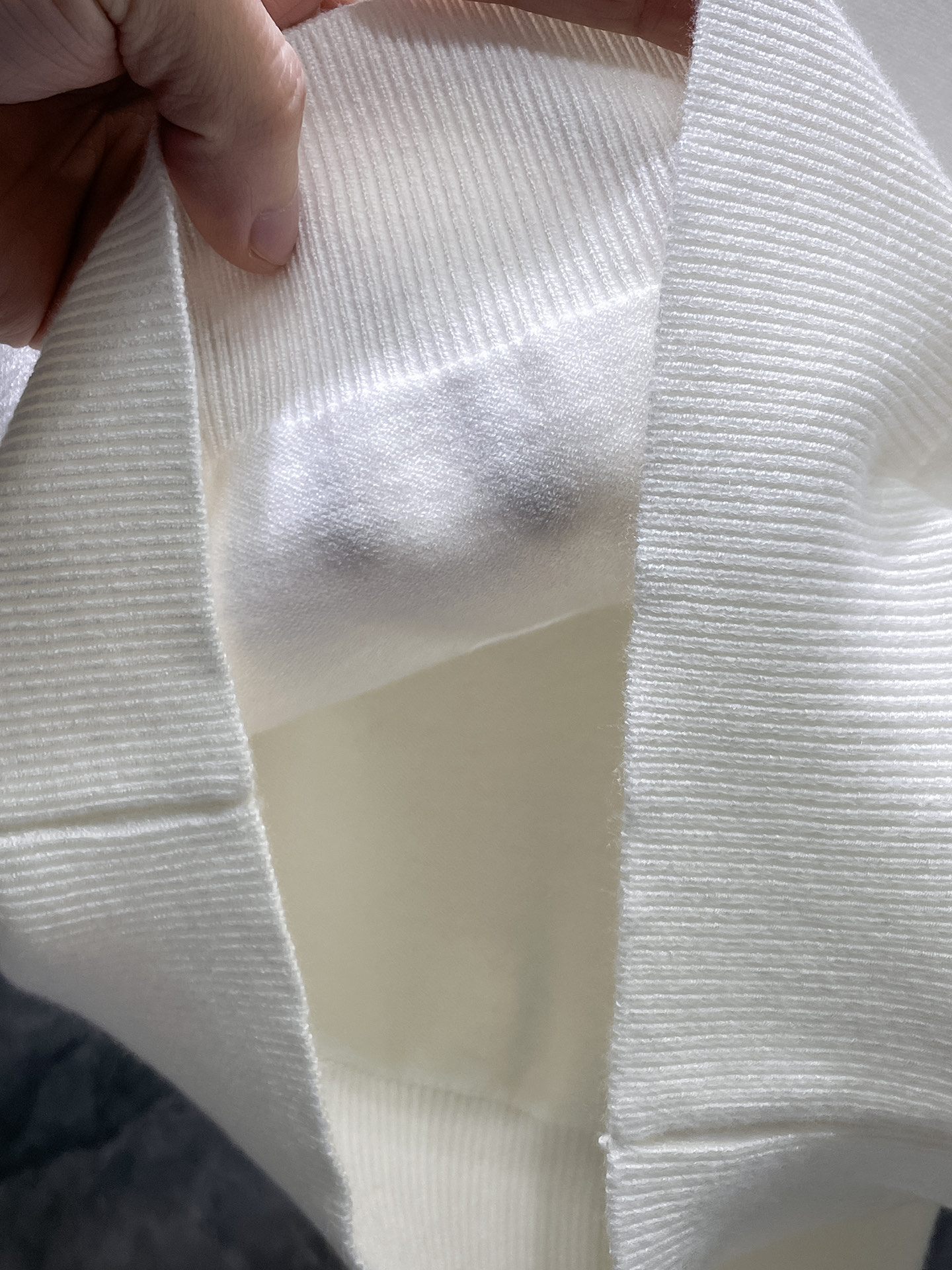 蒙口 毛衣 2025秋冬最新系列，专柜1:1顶级复刻，全品相！加厚款，潮人必备单品！懂货的老铁赶紧下手，