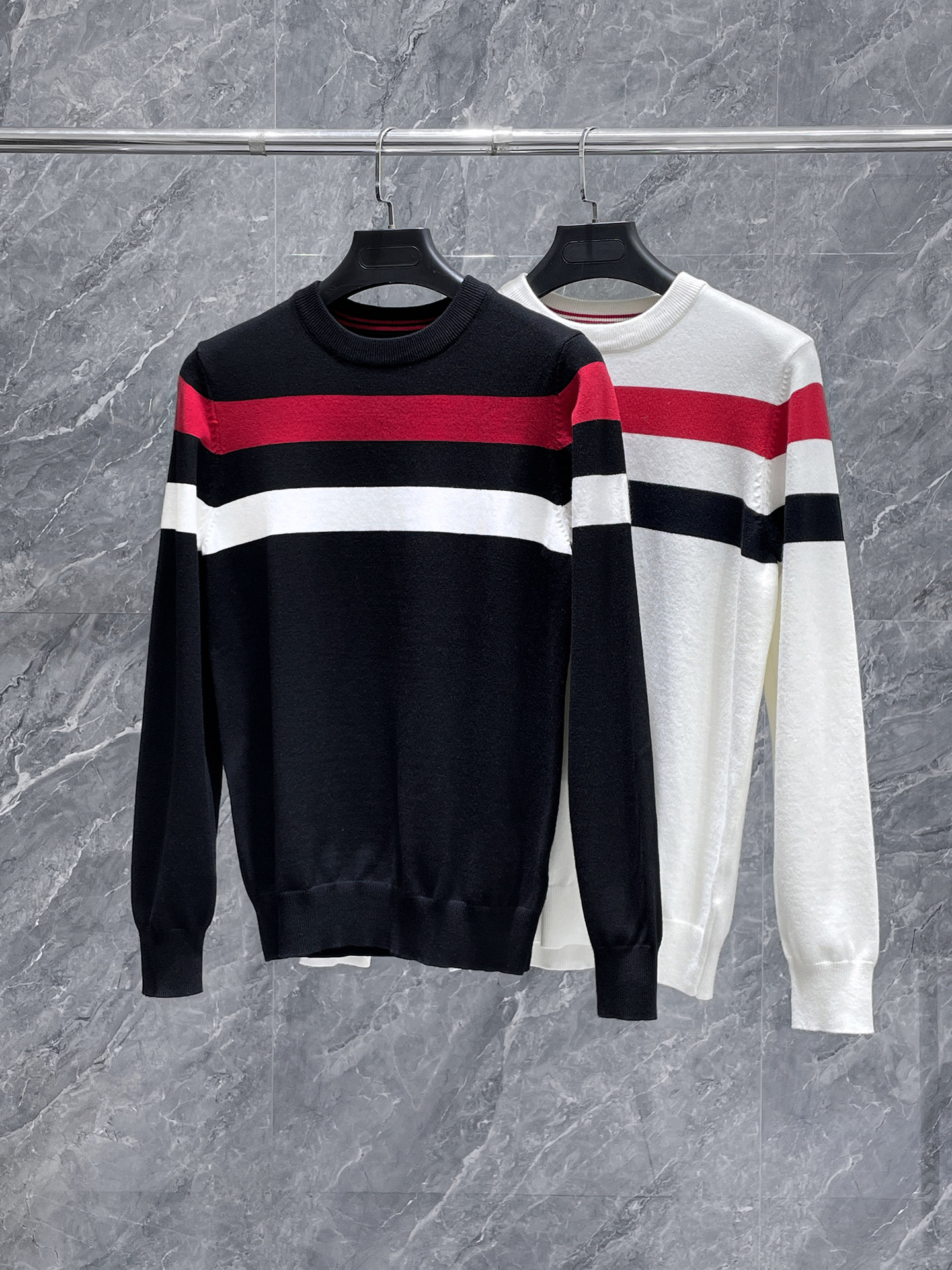 蒙口 毛衣 2025秋冬最新系列，专柜1:1顶级复刻，全品相！加厚款，潮人必备单品！懂货的老铁赶紧下手，