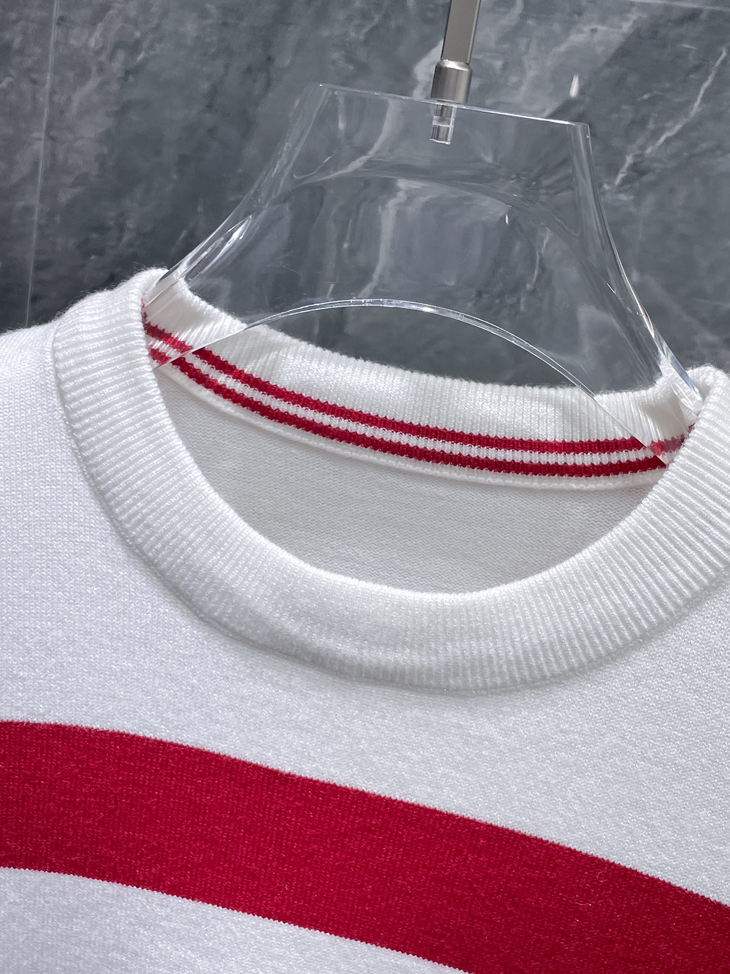 蒙口 毛衣 2025秋冬最新系列，专柜1:1顶级复刻，全品相！加厚款，潮人必备单品！懂货的老铁赶紧下手，