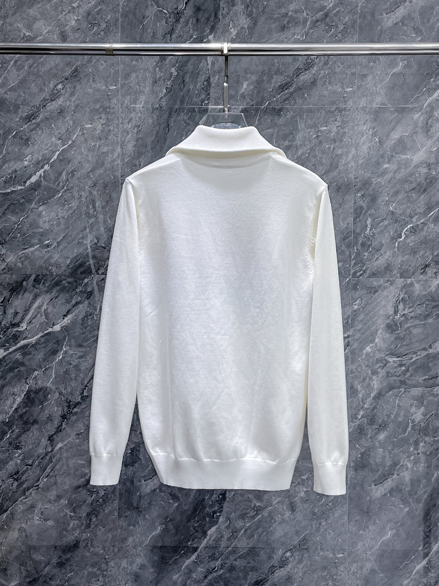 蒙口 毛衣 2025秋冬最新系列，专柜1:1顶级复刻，全品相！加厚款，潮人必备单品！懂货的老铁赶紧下手，