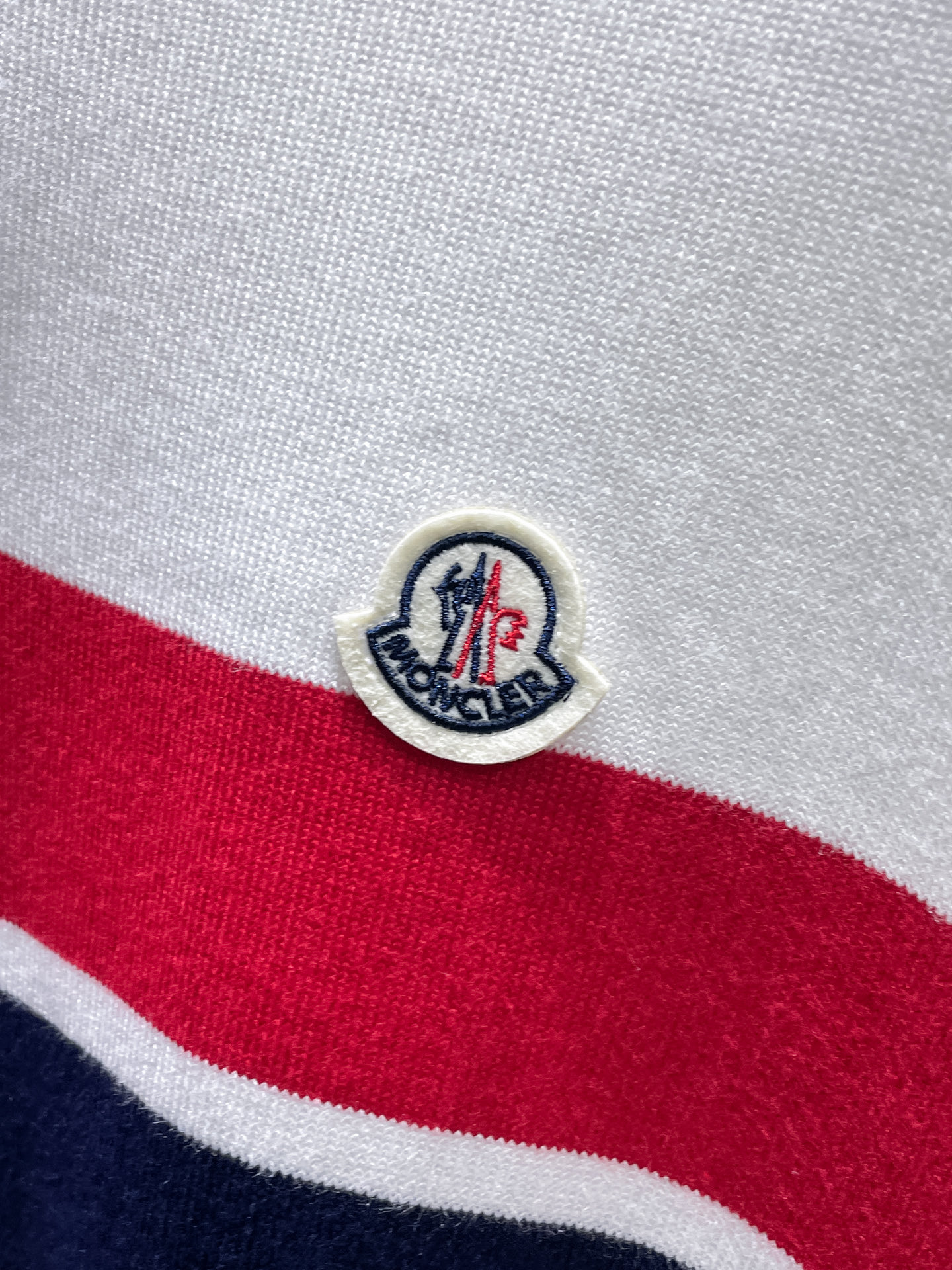 蒙口 毛衣 2025秋冬最新系列，专柜1:1顶级复刻，全品相！加厚款，潮人必备单品！懂货的老铁赶紧下手，