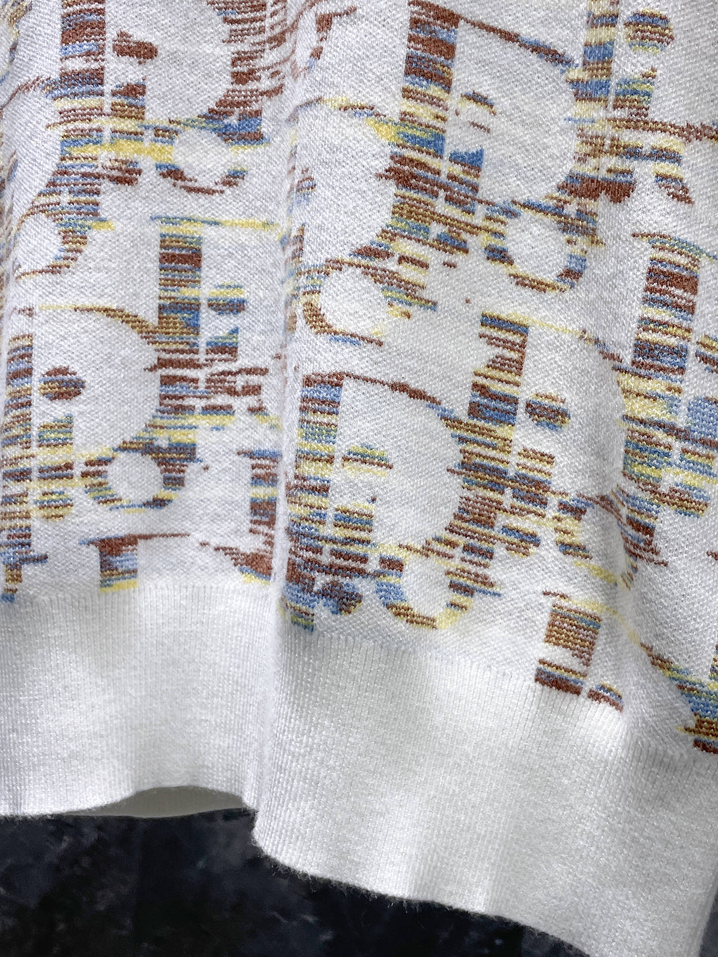 迪奥 毛衣 2025秋冬最新系列，专柜1:1顶级复刻，全品相！加厚款，潮人必备单品！懂货的老铁赶紧下手，