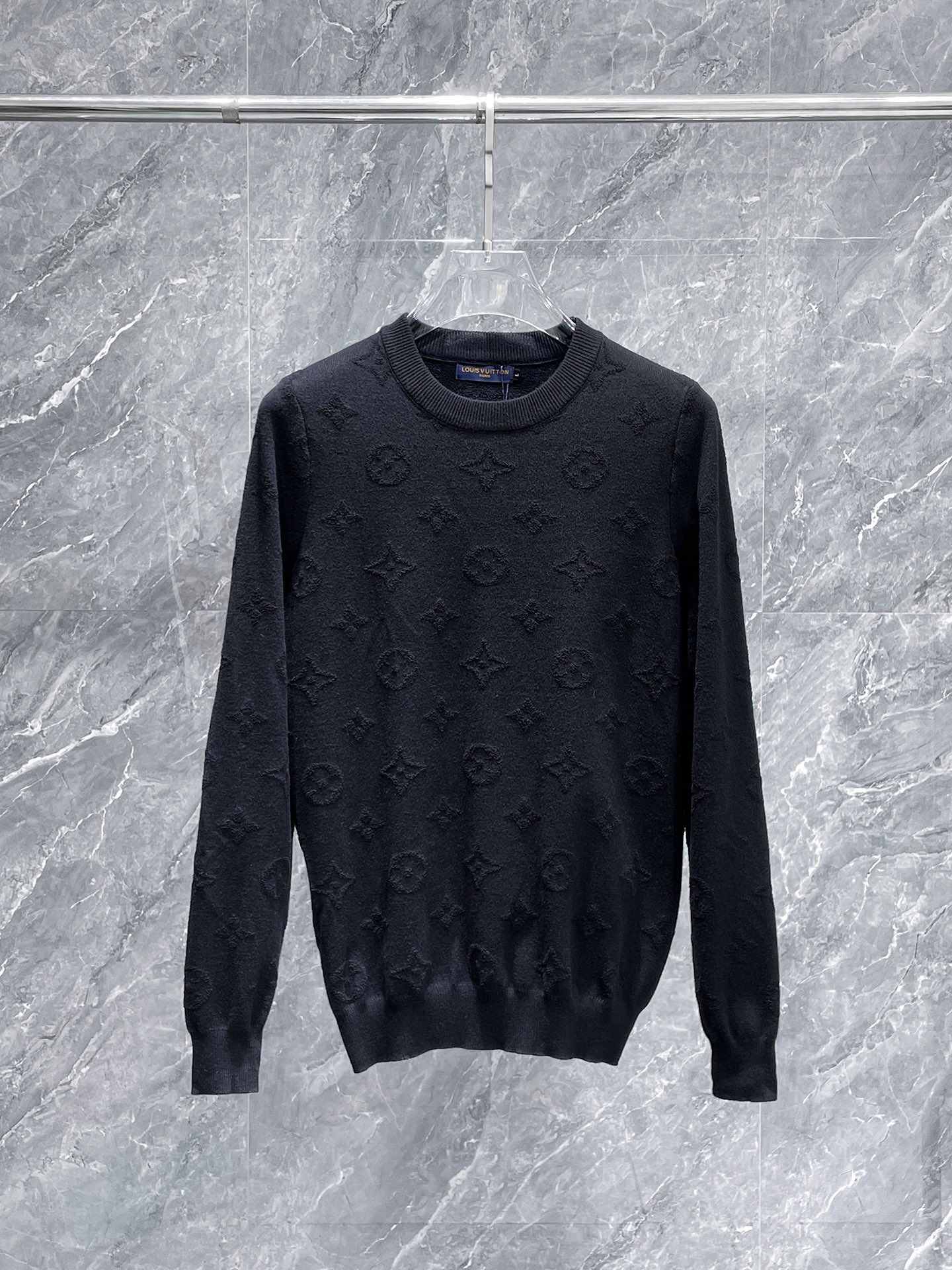 lv 毛衣 2025秋冬最新系列，专柜1:1顶级复刻，全品相！加厚款，潮人必备单品！懂货的老铁赶紧下手，