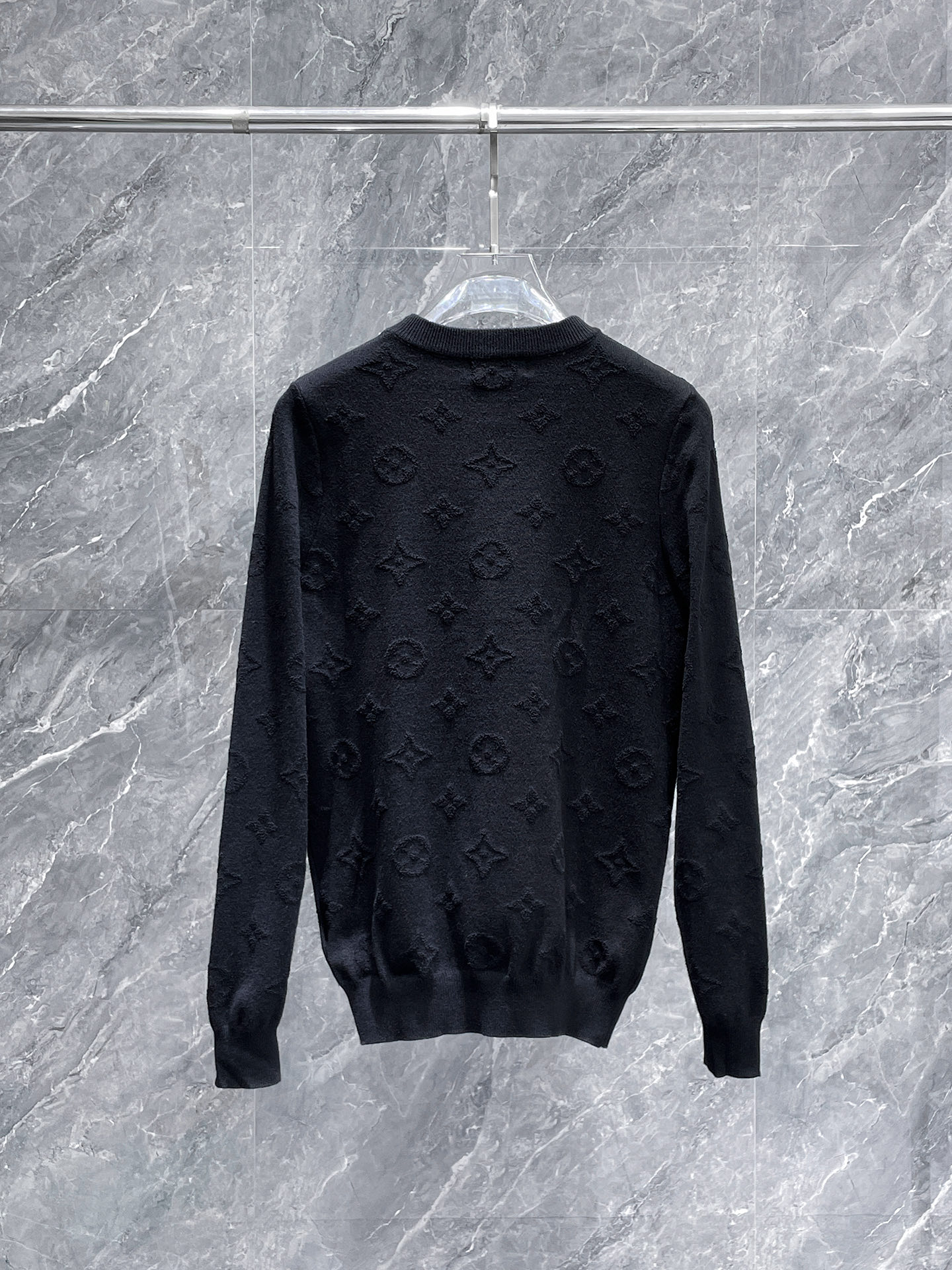 lv 毛衣 2025秋冬最新系列，专柜1:1顶级复刻，全品相！加厚款，潮人必备单品！懂货的老铁赶紧下手，