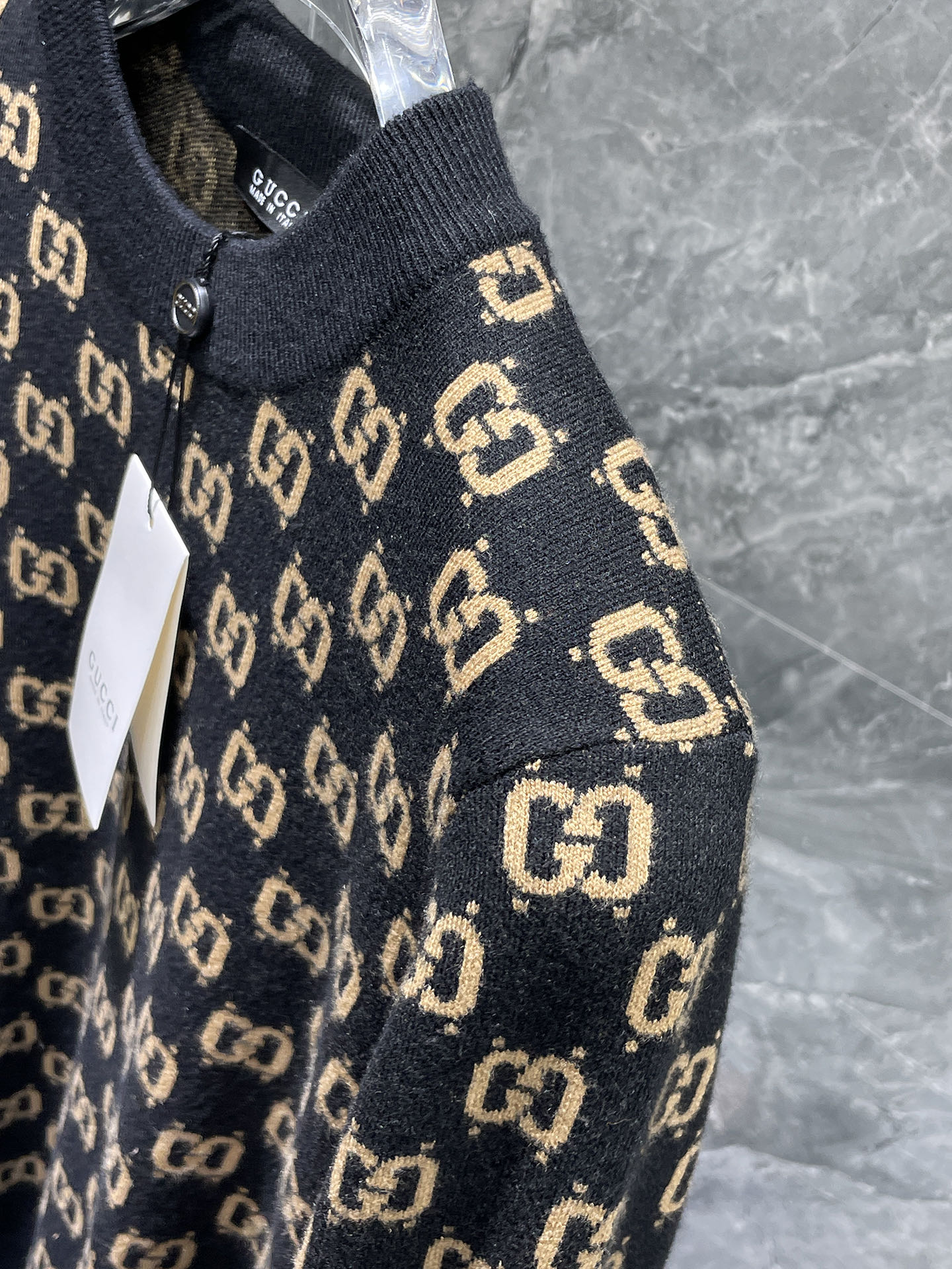 古驰 毛衣 2025秋冬最新系列，专柜1:1顶级复刻，全品相！加厚款，潮人必备单品！懂货的老铁赶紧下手，