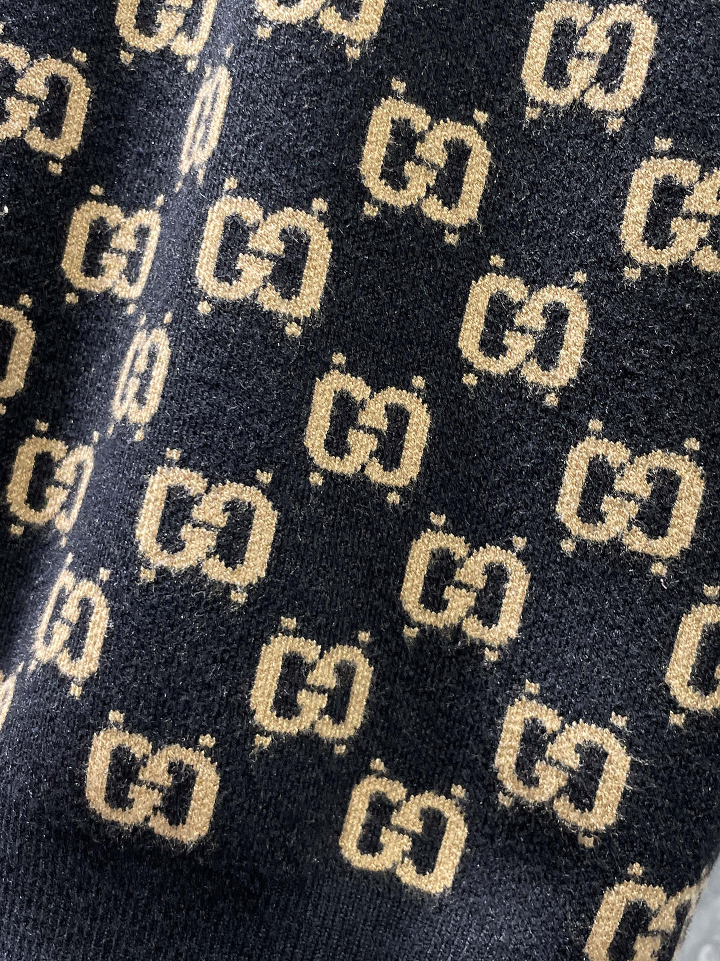 古驰 毛衣 2025秋冬最新系列，专柜1:1顶级复刻，全品相！加厚款，潮人必备单品！懂货的老铁赶紧下手，