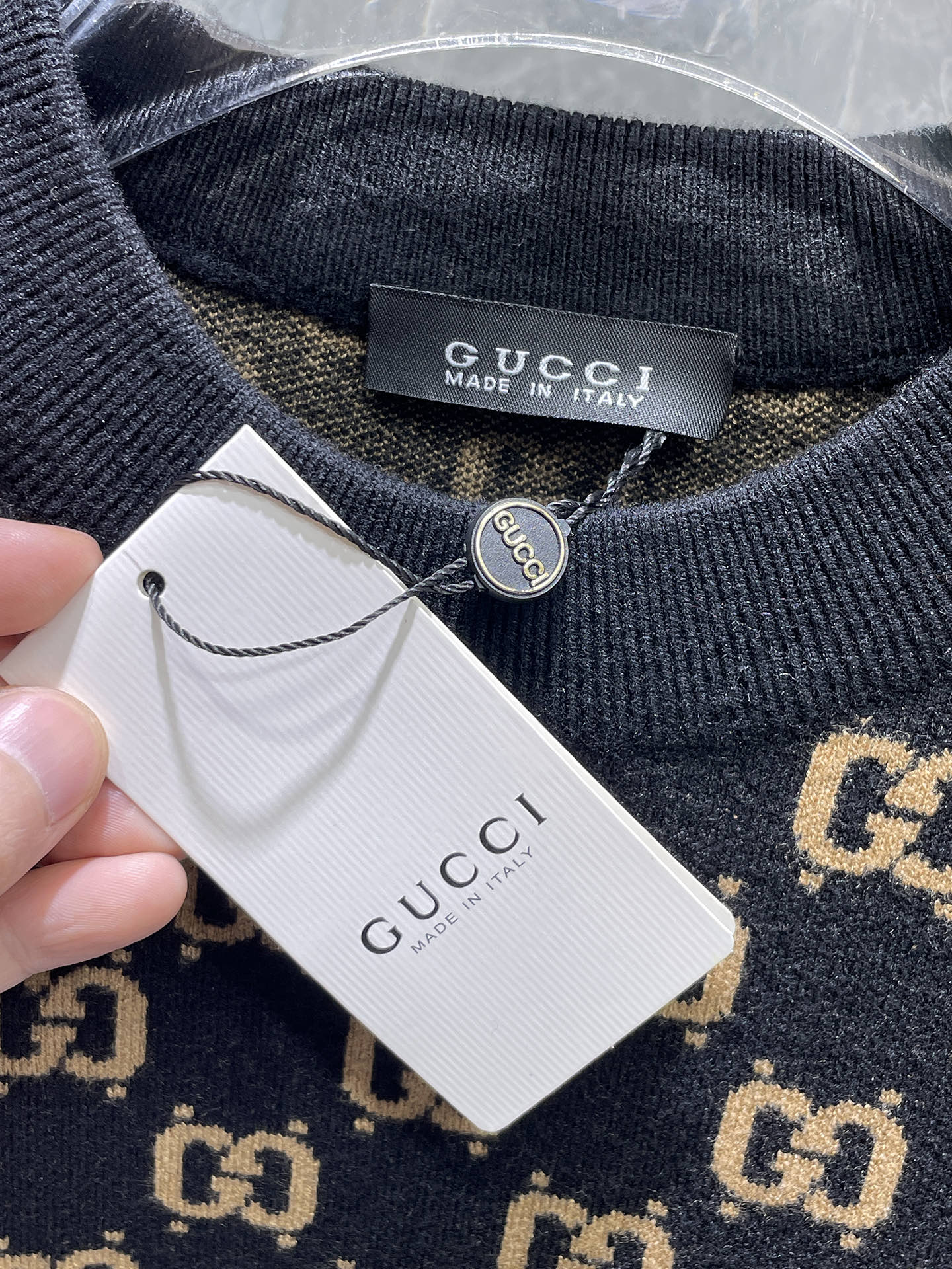 古驰 毛衣 2025秋冬最新系列，专柜1:1顶级复刻，全品相！加厚款，潮人必备单品！懂货的老铁赶紧下手，