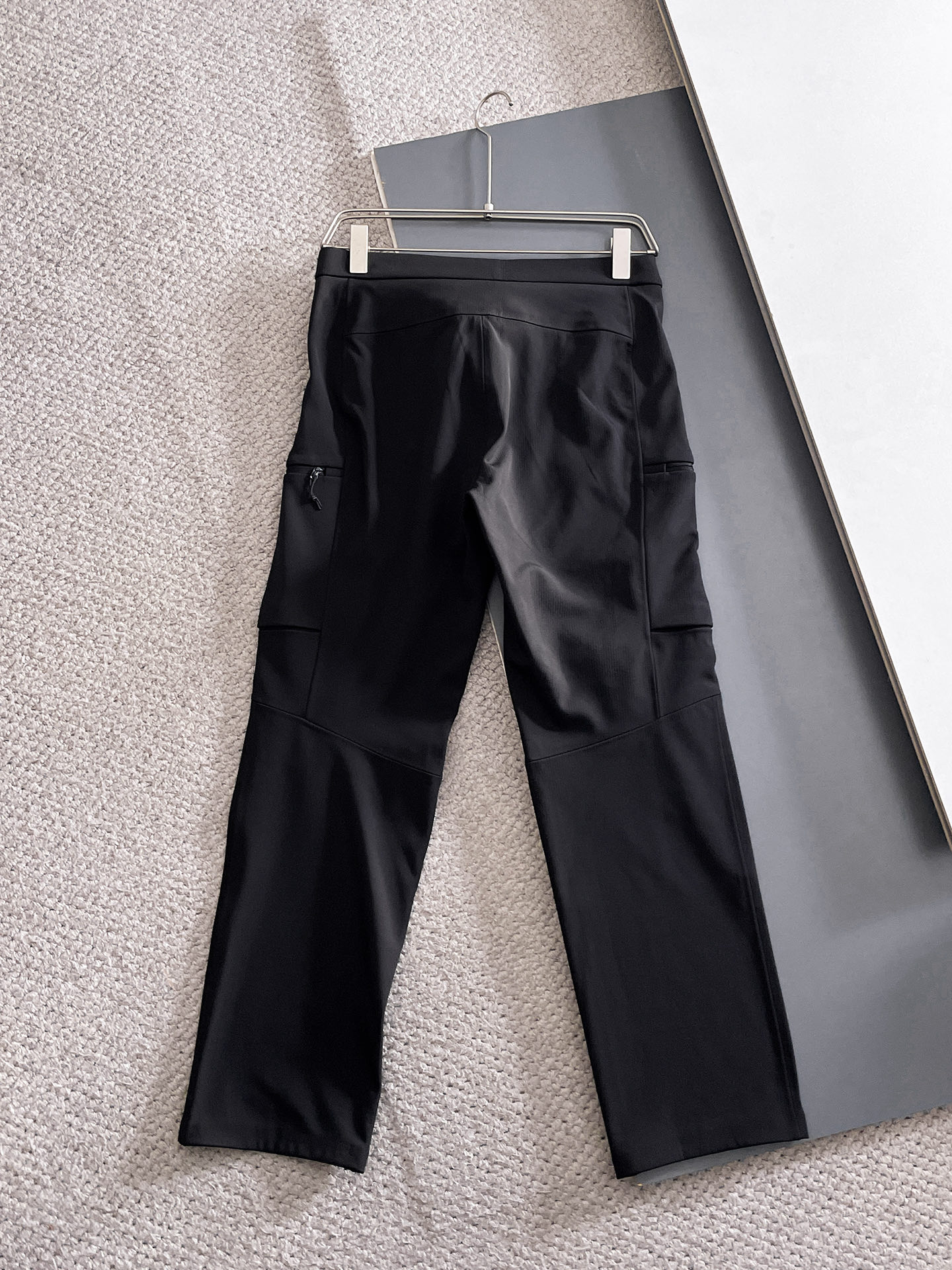 开春新品 ARC‘TERYX —始祖鸟户外防风透气冬季男士软壳裤！无缝设计 高热度鸟家户外机能风3D立体