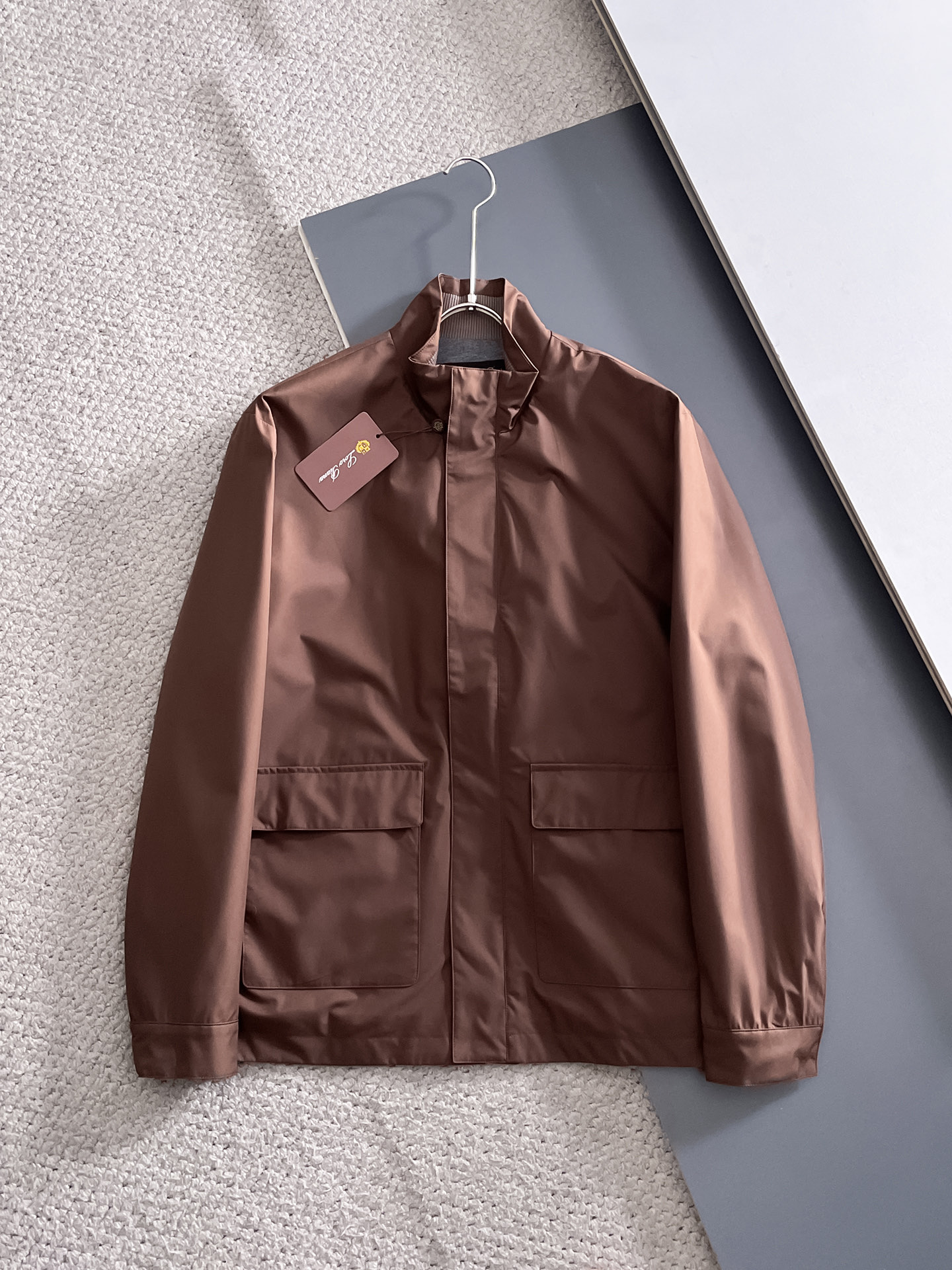 Loro Piana 秋冬 新款爆款专柜新款休闲时尚夹克 超前卫设计风格 细腻舒适 穿着非常轻便不易起皱