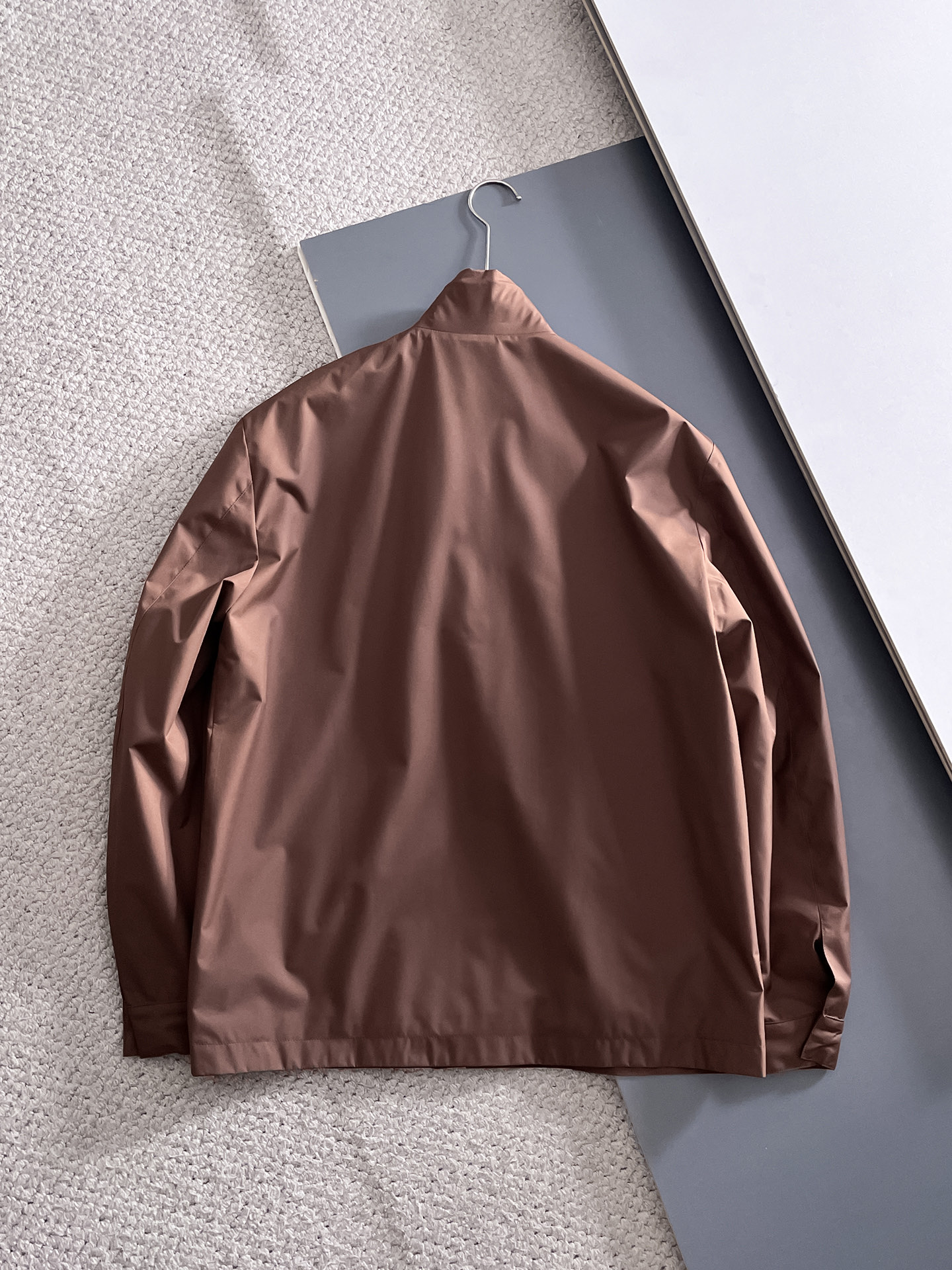 Loro Piana 秋冬 新款爆款专柜新款休闲时尚夹克 超前卫设计风格 细腻舒适 穿着非常轻便不易起皱