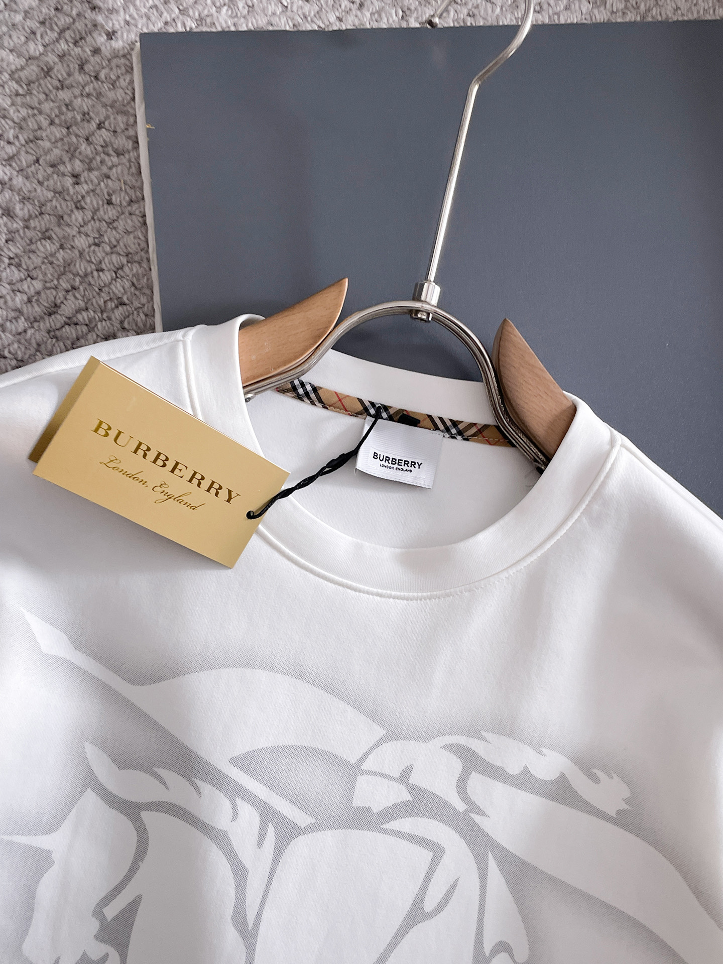 巴宝莉 2025秋冬新款 顶级版本 最新款空气层 卫衣独家发售！原版复刻，独家设计，超强工艺！极其奢华！