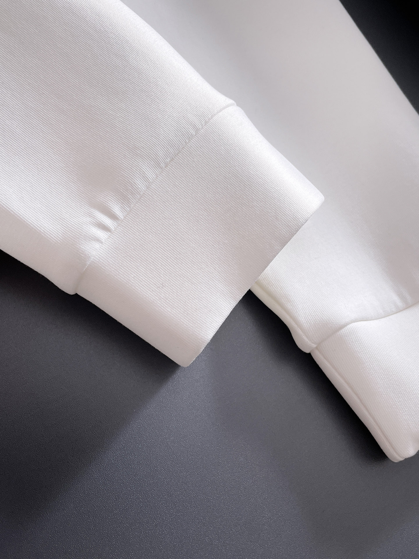 迪奥 2025秋冬新款 顶级版本 最新款空气层 卫衣独家发售！原版复刻，独家设计，超强工艺！极其奢华！版