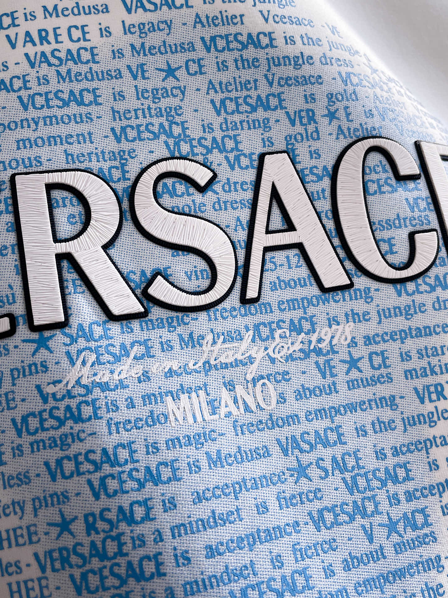 范思哲 2025秋冬新款 顶级版本 最新款空气层 卫衣独家发售！原版复刻，独家设计，超强工艺！极其奢华！