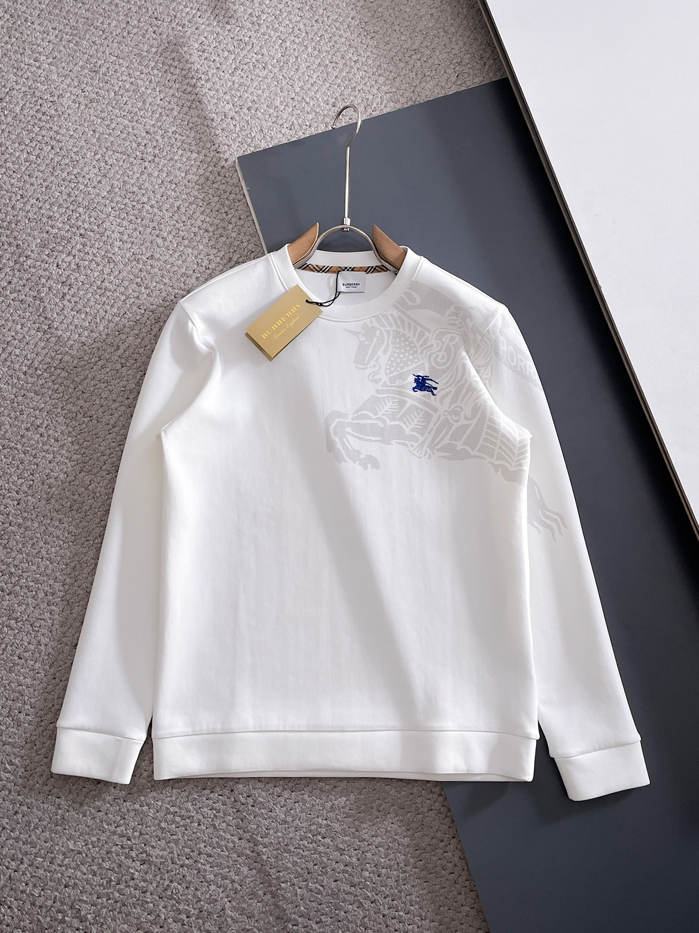 巴宝莉 2025早秋新款 顶级版本 最新款空气层 卫衣独家发售！原版复刻，独家设计，超强工艺！极其奢华！