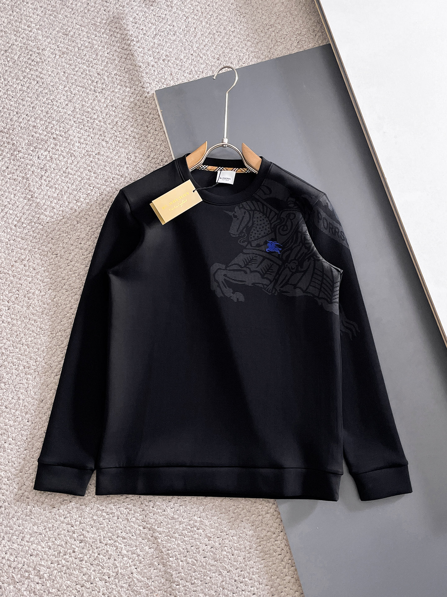 巴宝莉 2025早秋新款 顶级版本 最新款空气层 卫衣独家发售！原版复刻，独家设计，超强工艺！极其奢华！