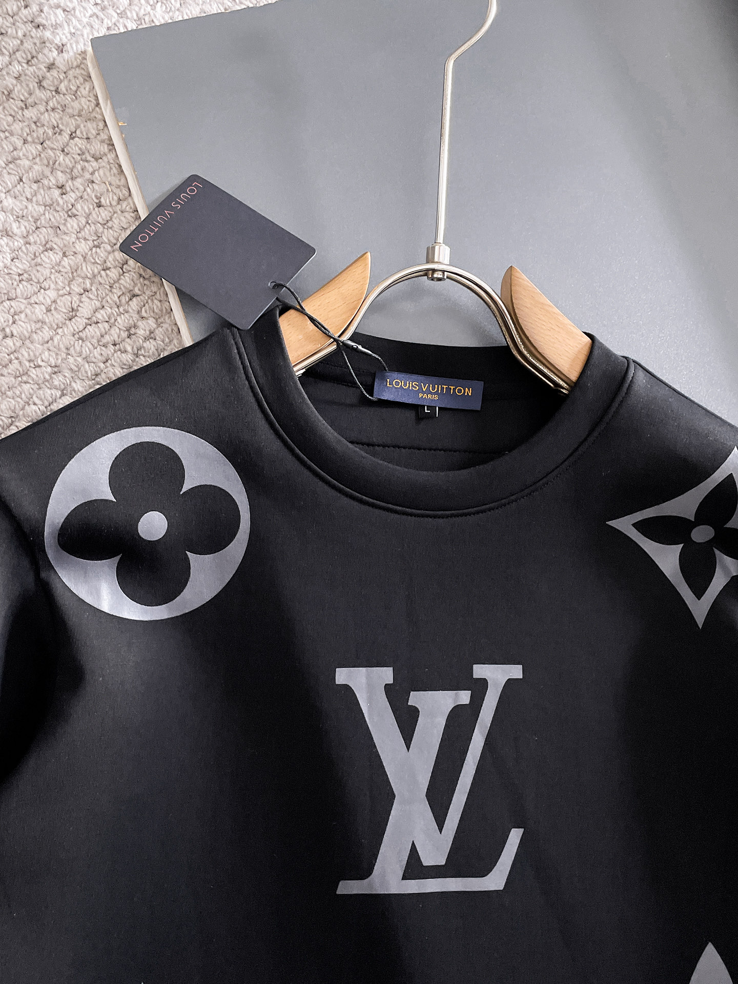 Lv 2025 秋冬 新款 顶级版本 最新款空气层 卫衣独家发售！原版复刻，独家设计，超强工艺！极其奢华