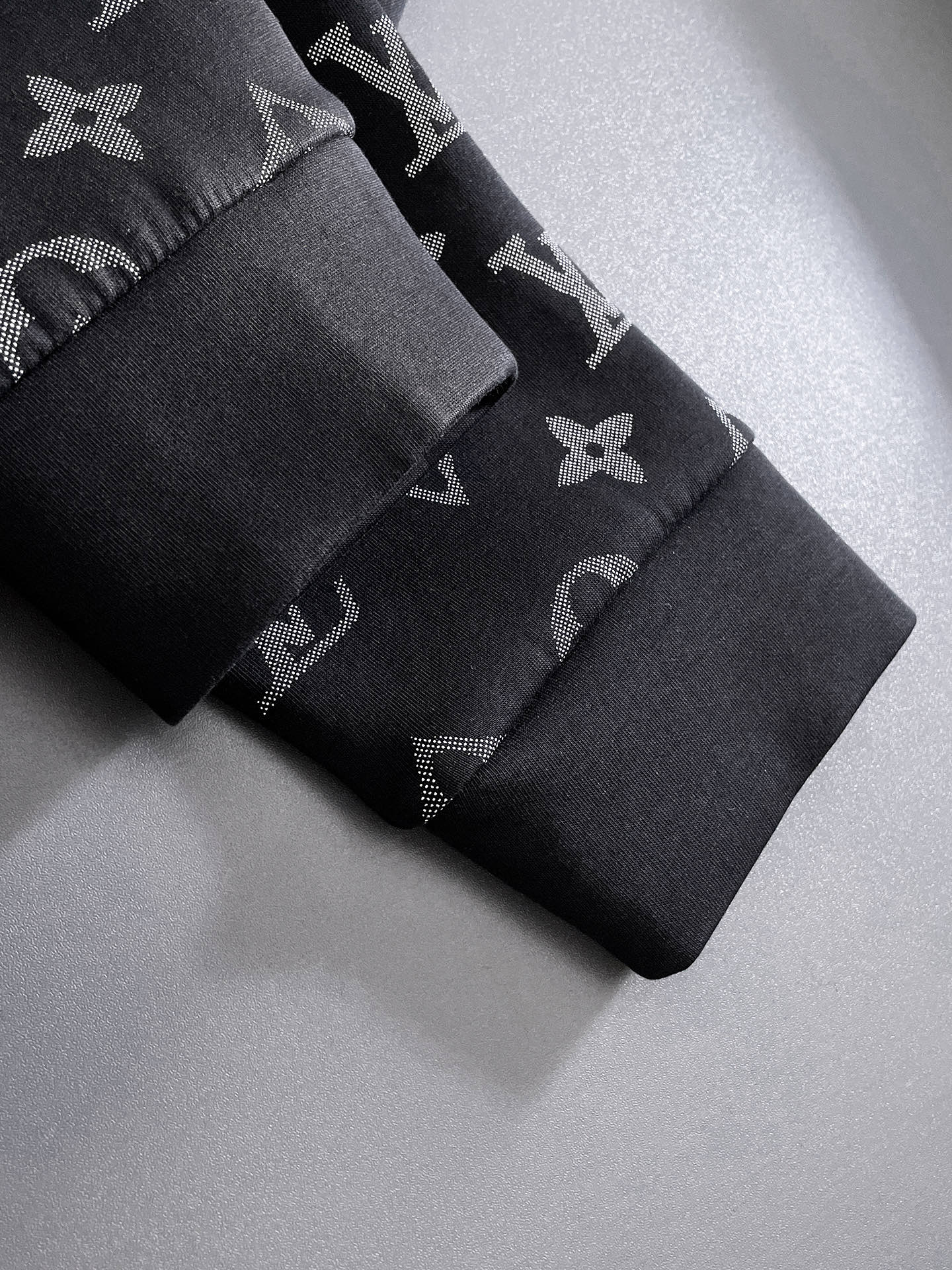 Lv 2025早秋新款 顶级版本 最新款空气层 卫衣独家发售！原版复刻，独家设计，超强工艺！极其奢华！版