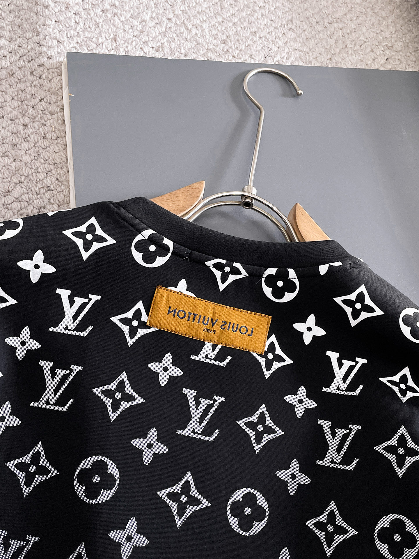 Lv 2025早秋新款 顶级版本 最新款空气层 卫衣独家发售！原版复刻，独家设计，超强工艺！极其奢华！版