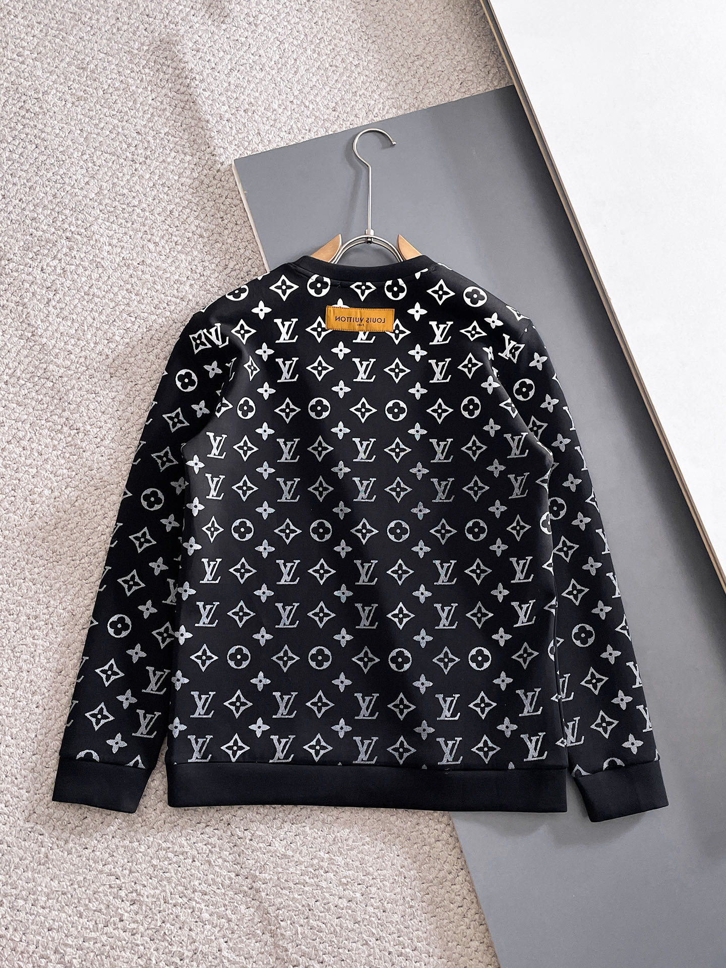 Lv 2025早秋新款 顶级版本 最新款空气层 卫衣独家发售！原版复刻，独家设计，超强工艺！极其奢华！版