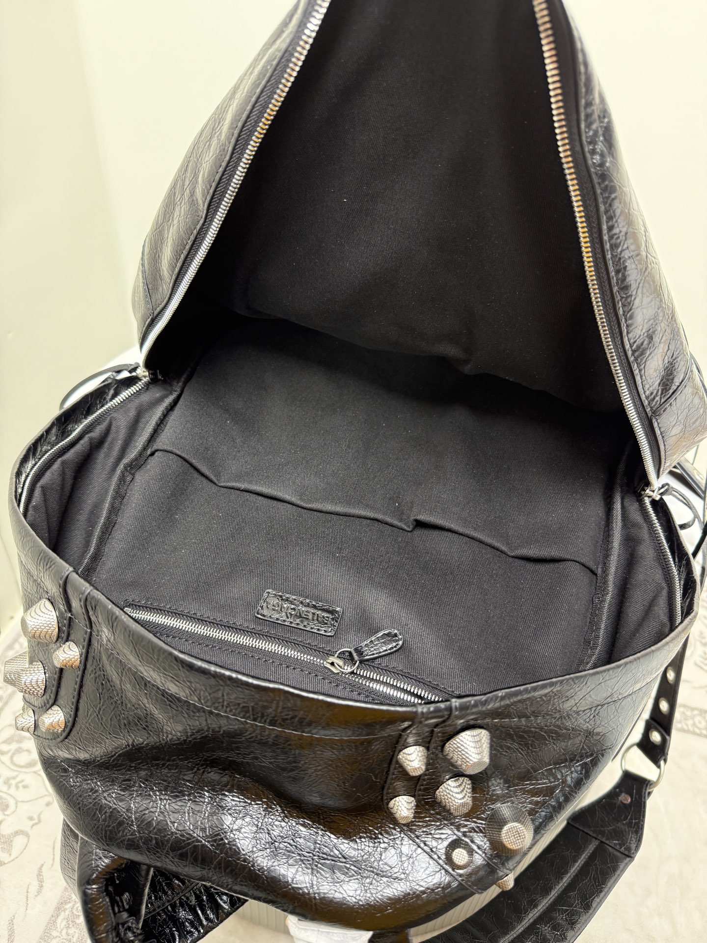 Balenciaga Style Leather Bag style reference detail image 8 from source 776212