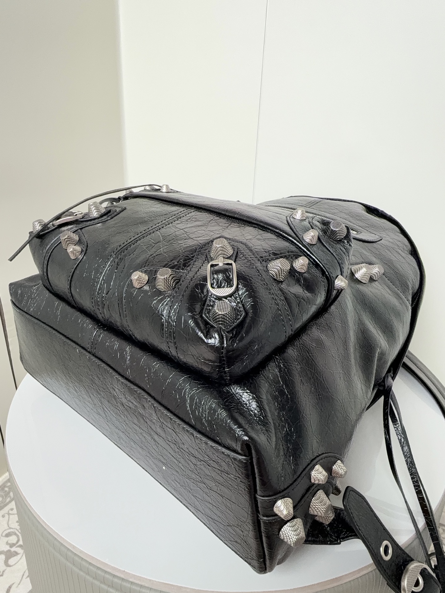 Balenciaga Style Leather Bag style reference detail image 5 from source 776212
