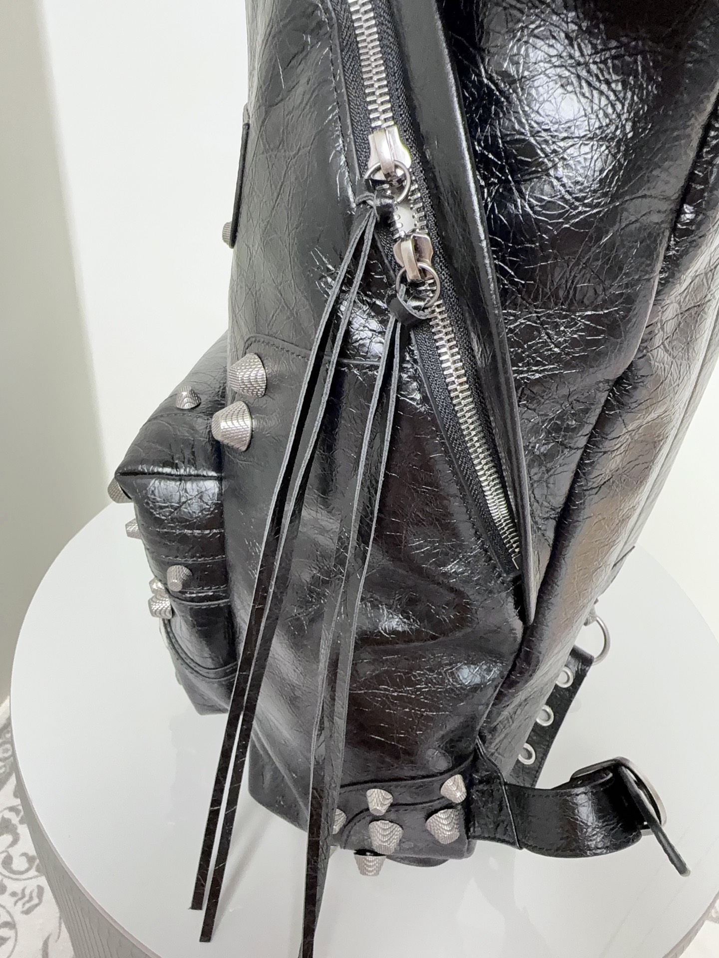 Balenciaga Style Leather Bag style reference detail image 7 from source 776212