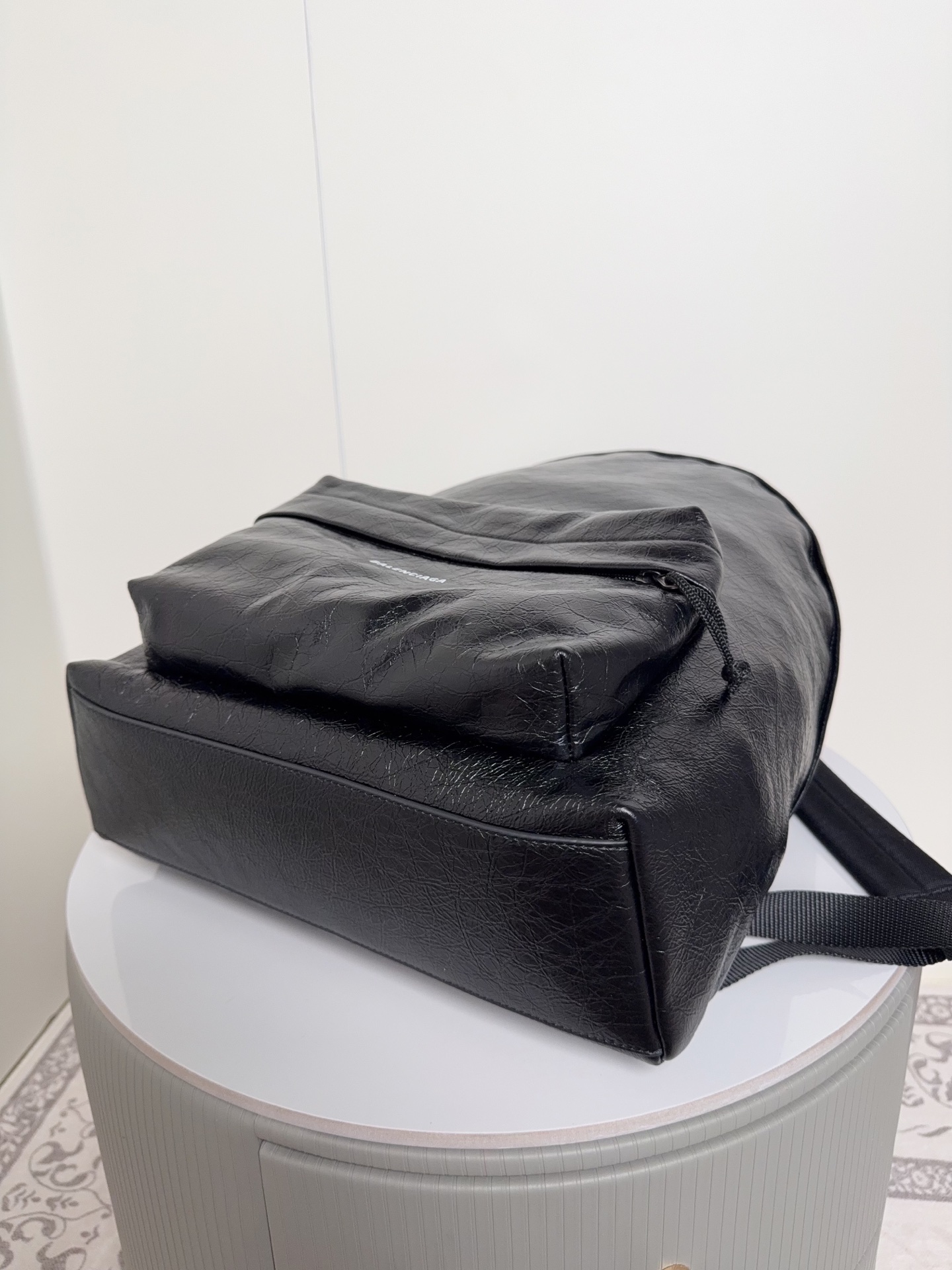 Balenciaga Style Leather Backpack Bags detail image 5 from source 776215
