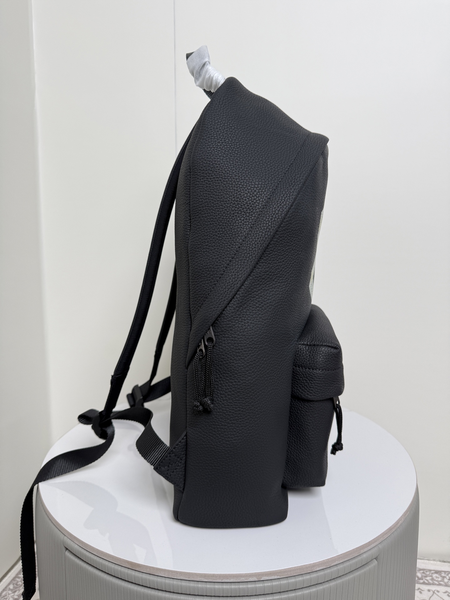 Balenciaga Style Leather Bag style reference detail image 4 from source 776214