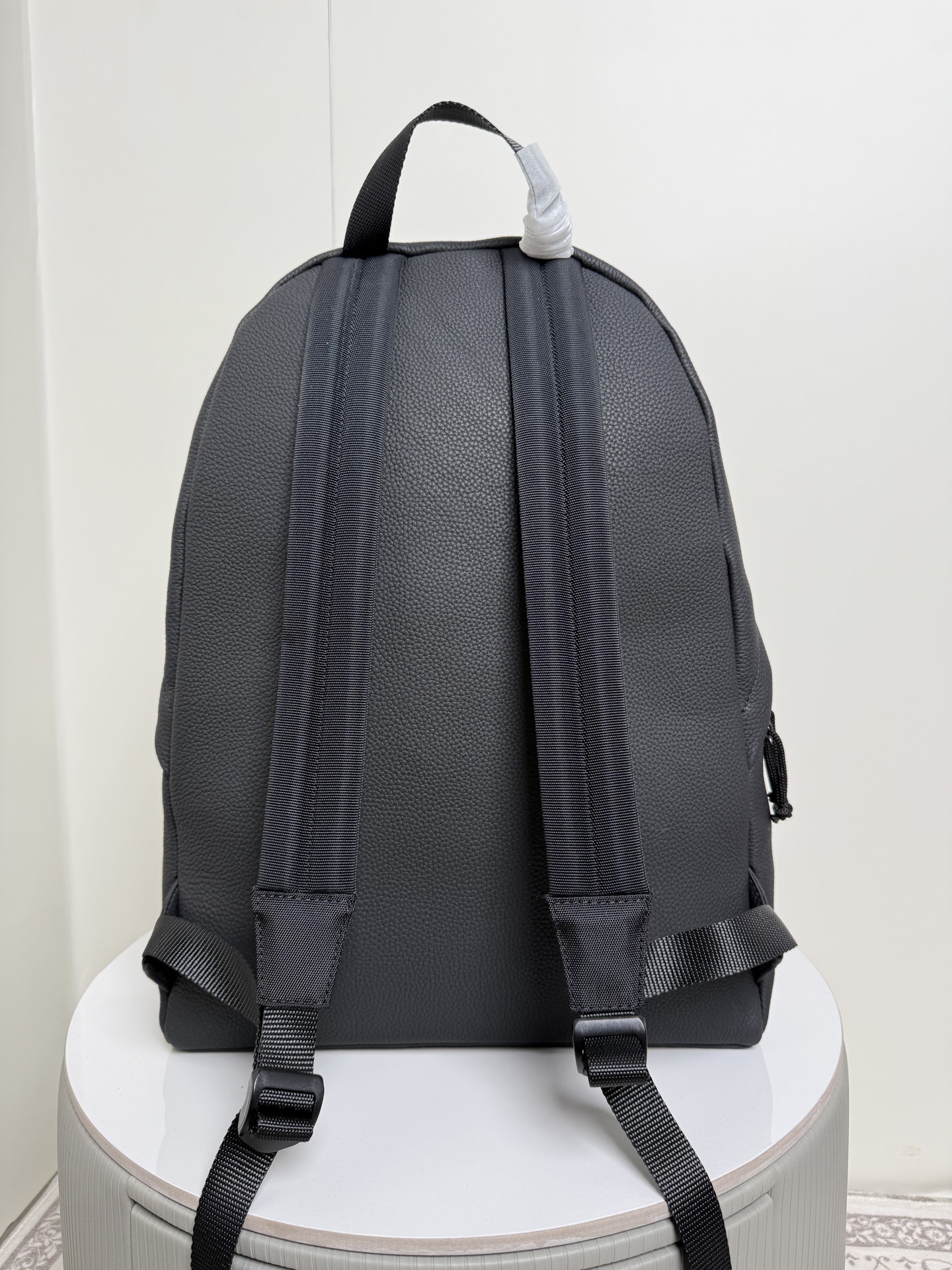 Balenciaga Style Leather Bag style reference detail image 3 from source 776214