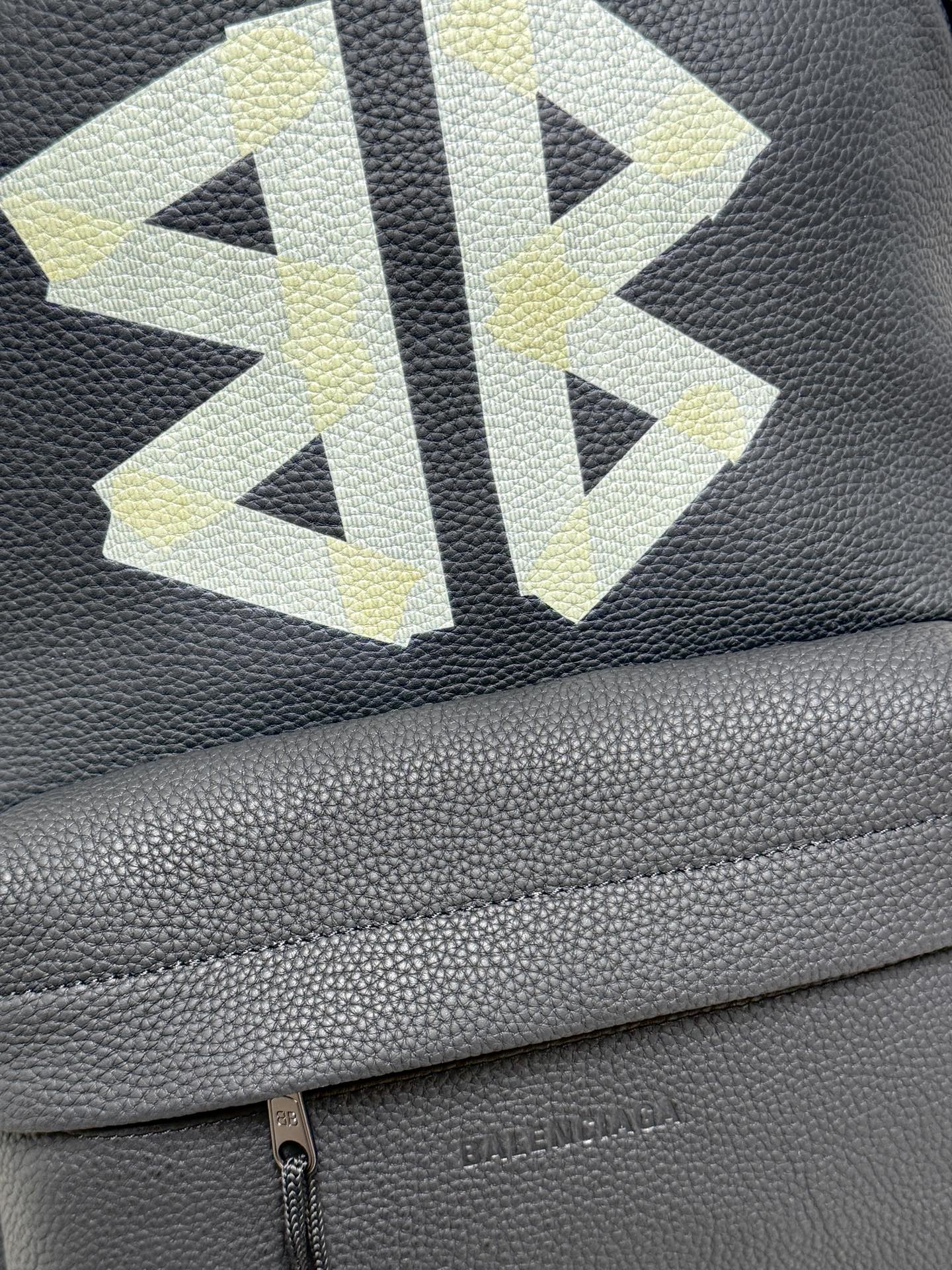 Balenciaga Style Leather Bag style reference detail image 6 from source 776214