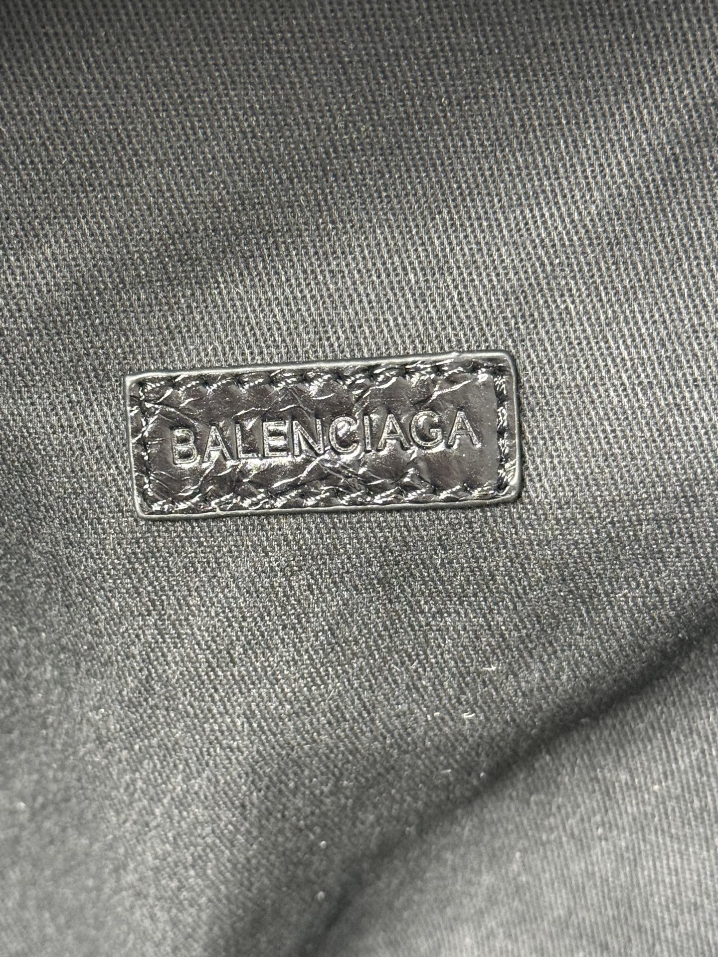 Balenciaga Style Black Leather Bag style reference detail image 8 from source 776211