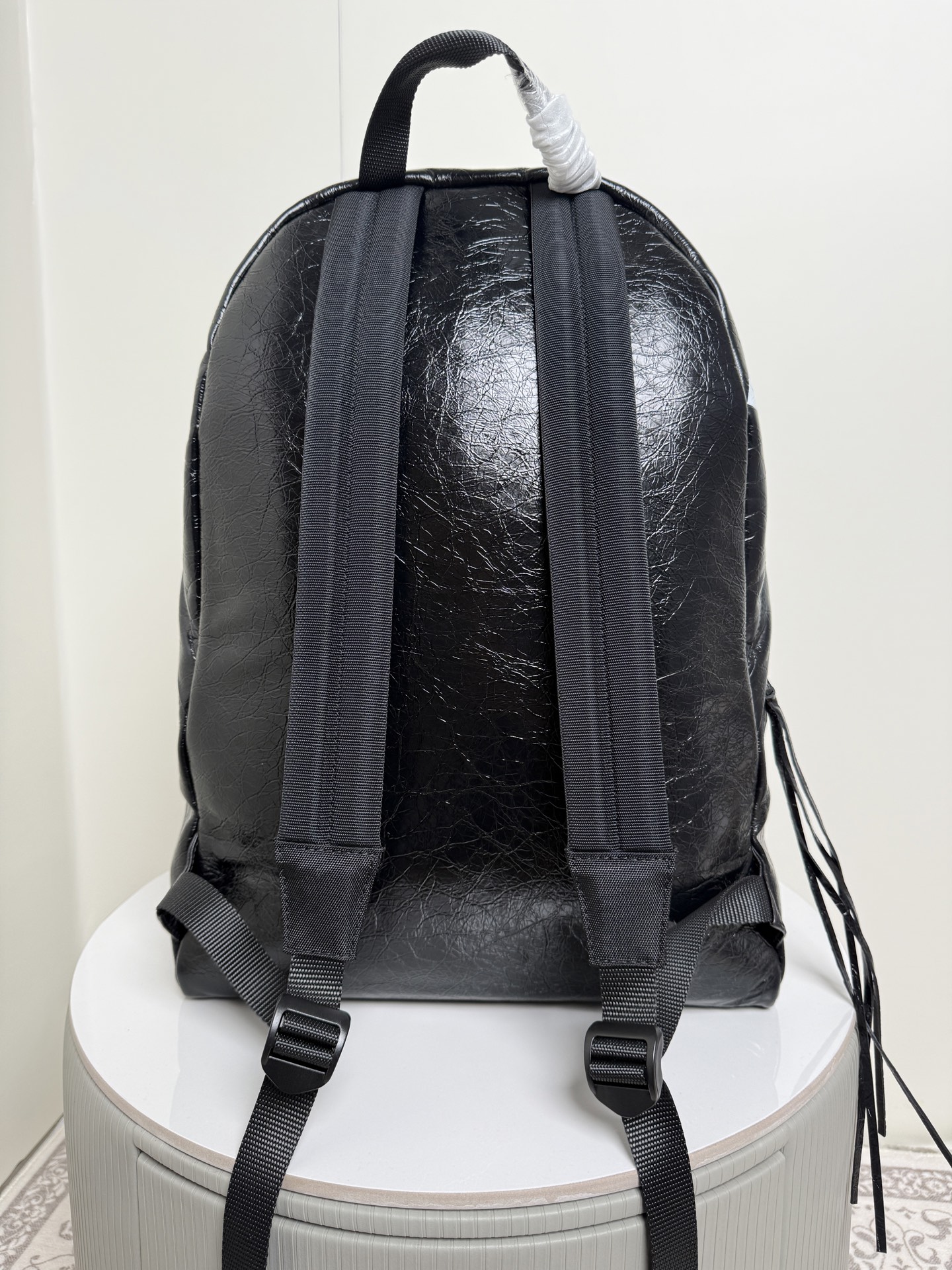 Balenciaga Style Black Leather Bag style reference detail image 4 from source 776211