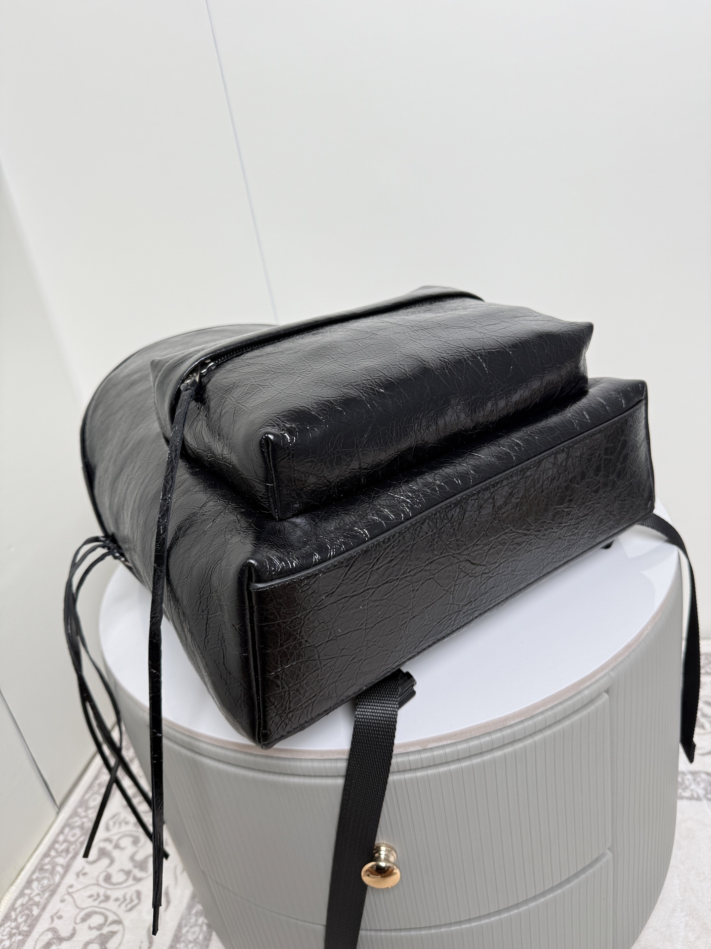 Balenciaga Style Black Leather Bag style reference detail image 5 from source 776211