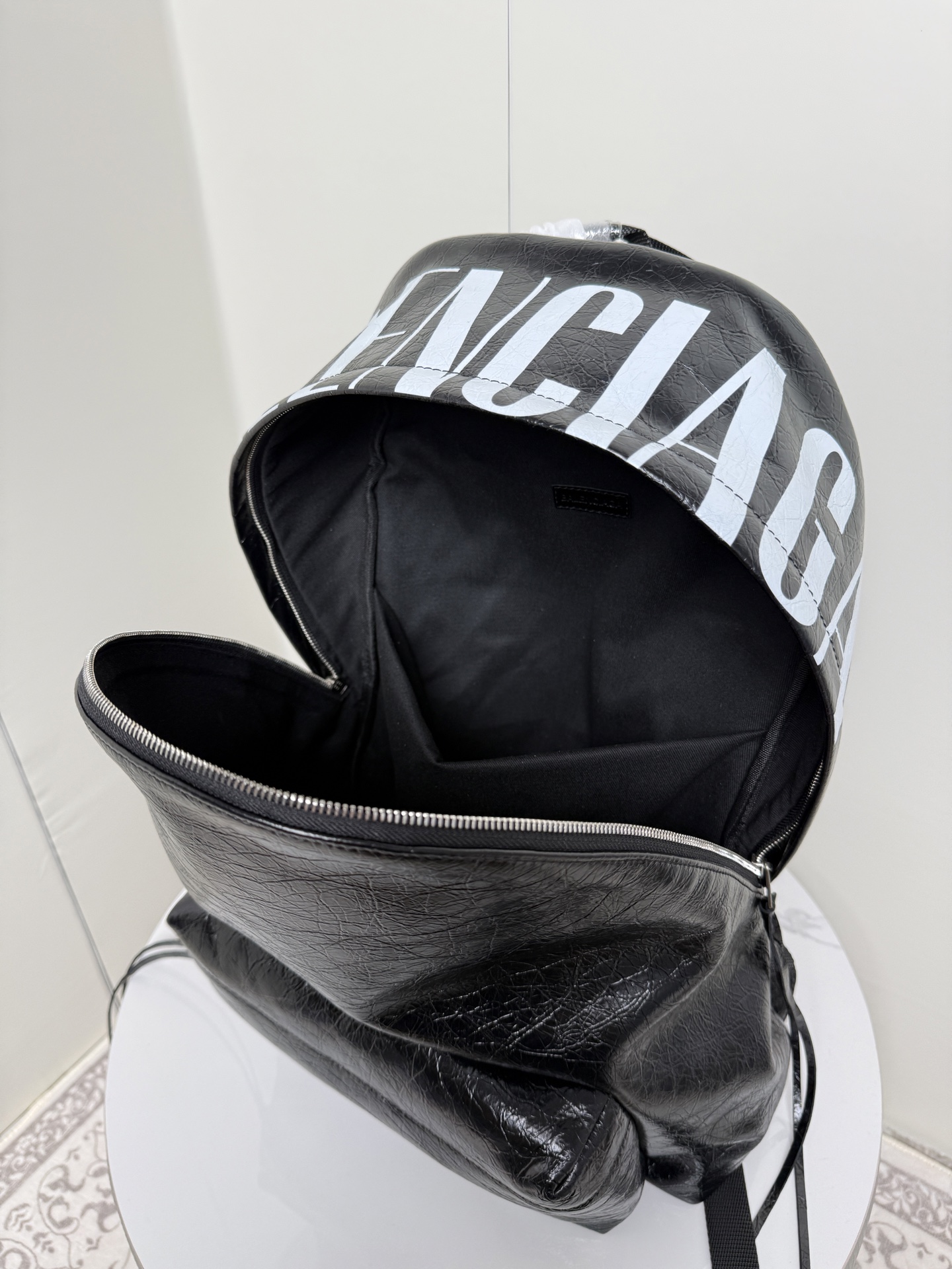 Balenciaga Style Black Leather Bag style reference detail image 7 from source 776211