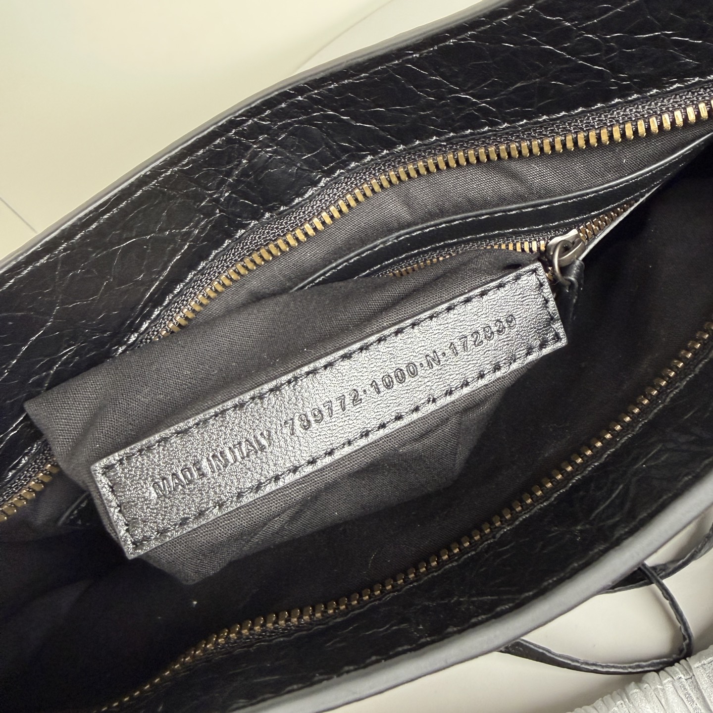 BALENCIAGA LE CITY 中型机车包 - 洗練されたスタイル