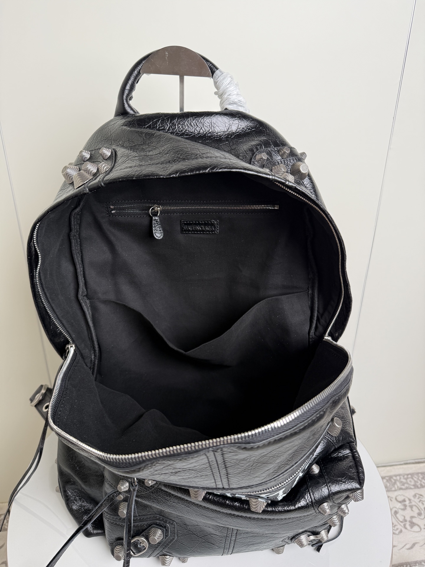 Balenciaga Style Leather Bag style reference detail image 4 from source 776210