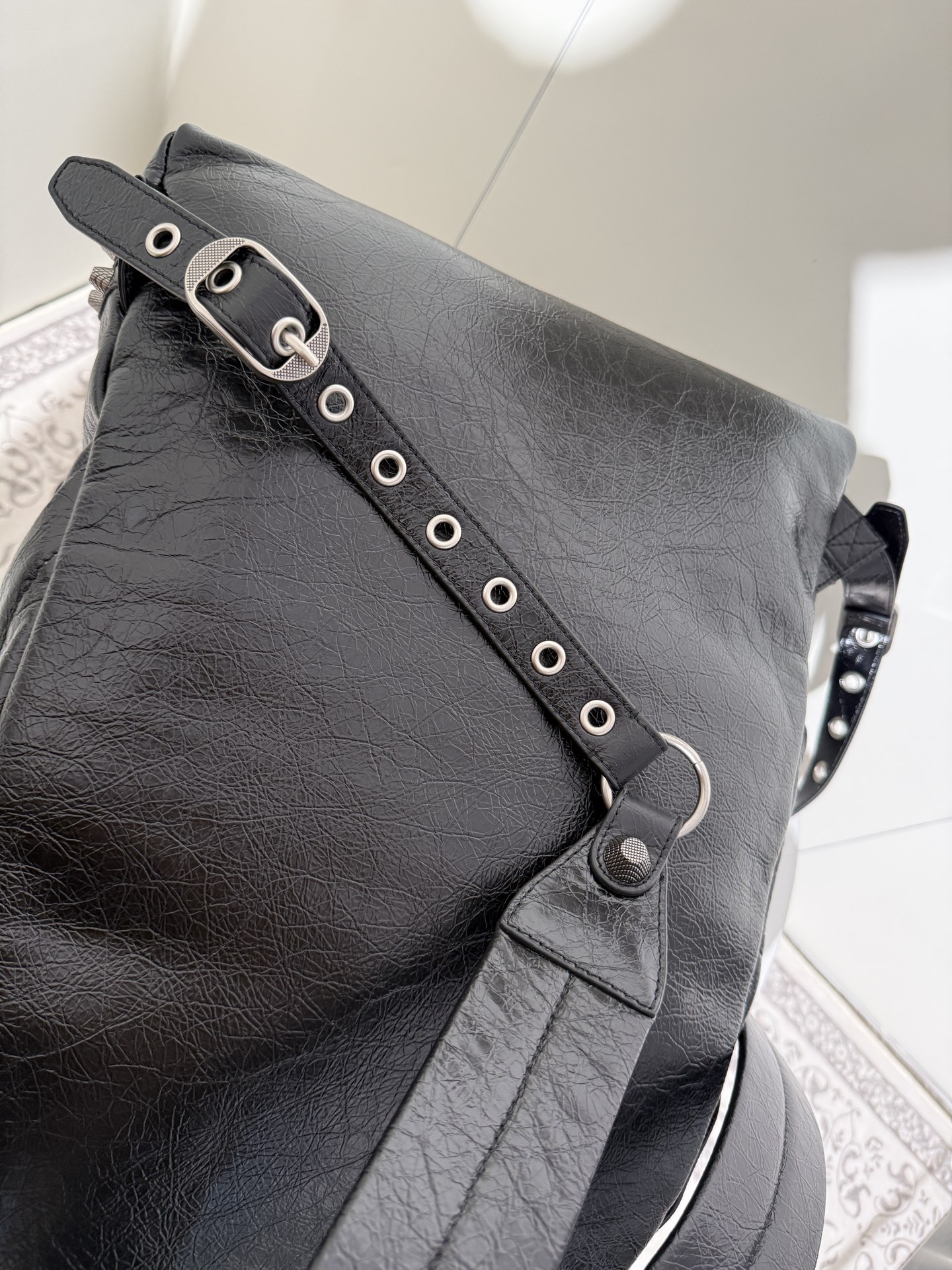 Balenciaga Style Leather Bag style reference detail image 5 from source 776210