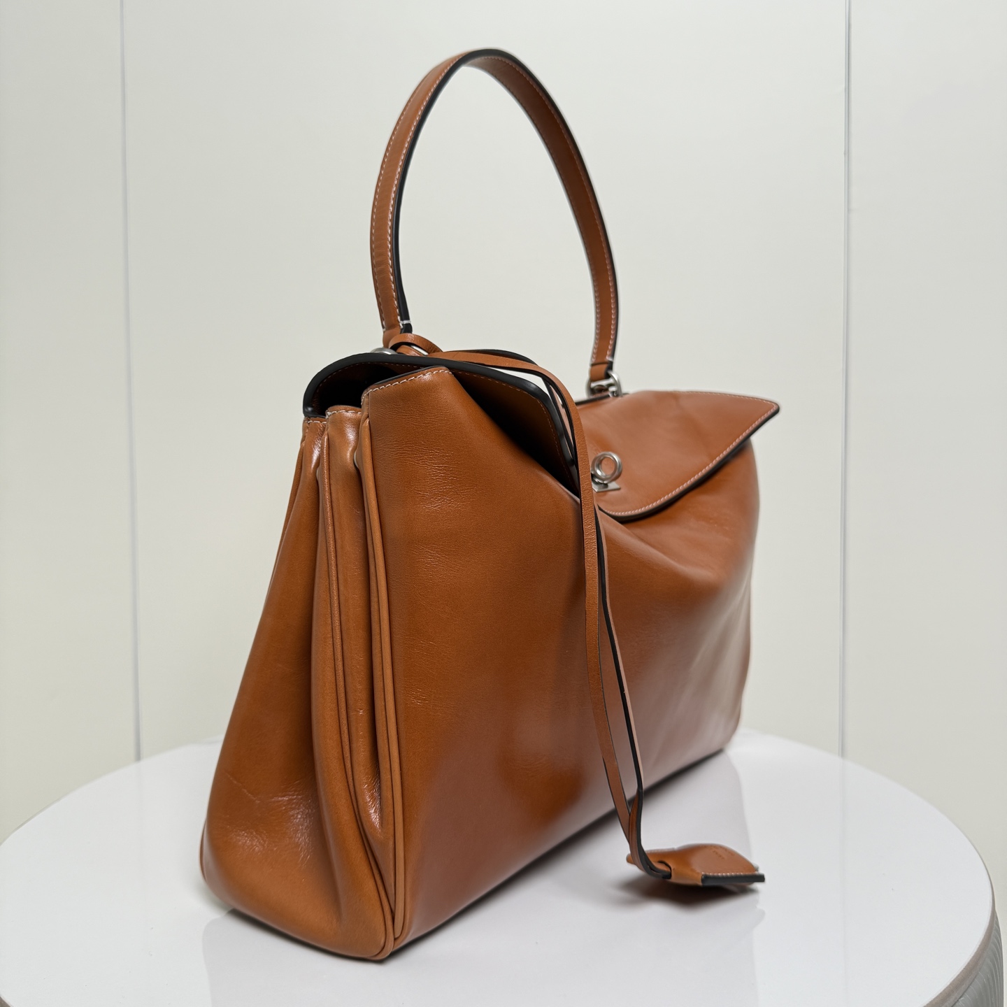 バレンシアガ ロデオ 油蜡皮 大廓形バッグ