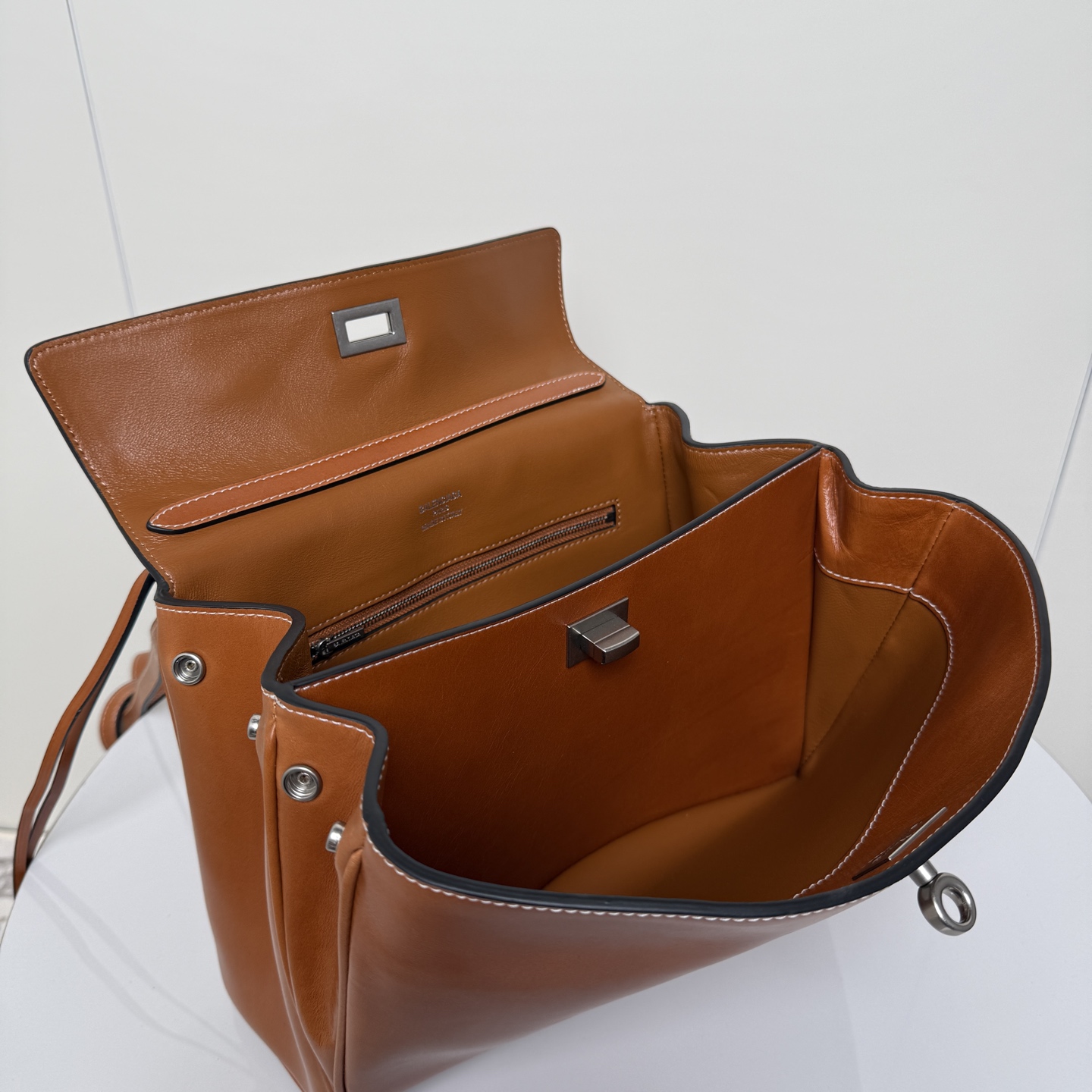 バレンシアガ ロデオ 油蜡皮 大容量バッグ