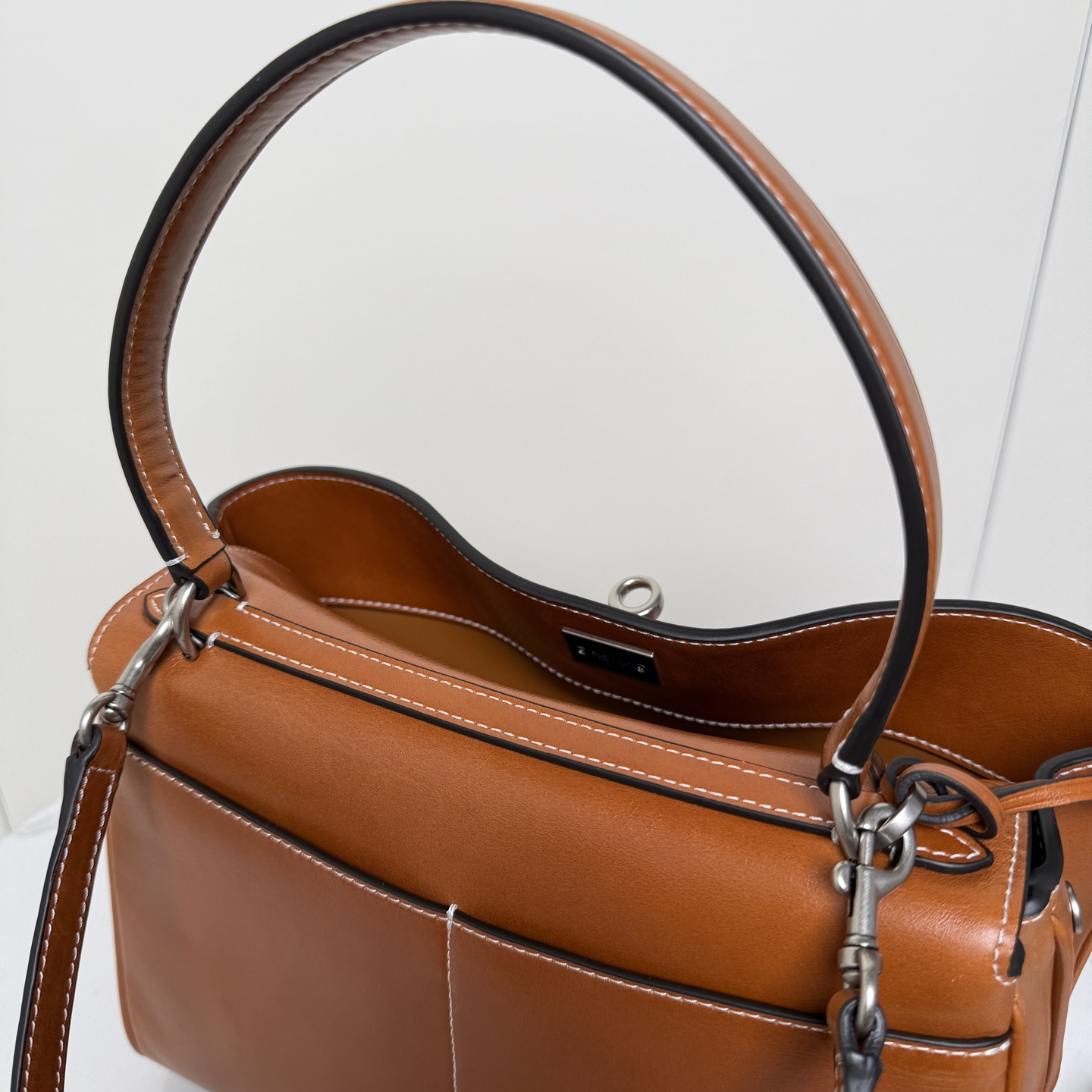 バレンシアガ ロデオ 油蜡皮 大容量バッグ