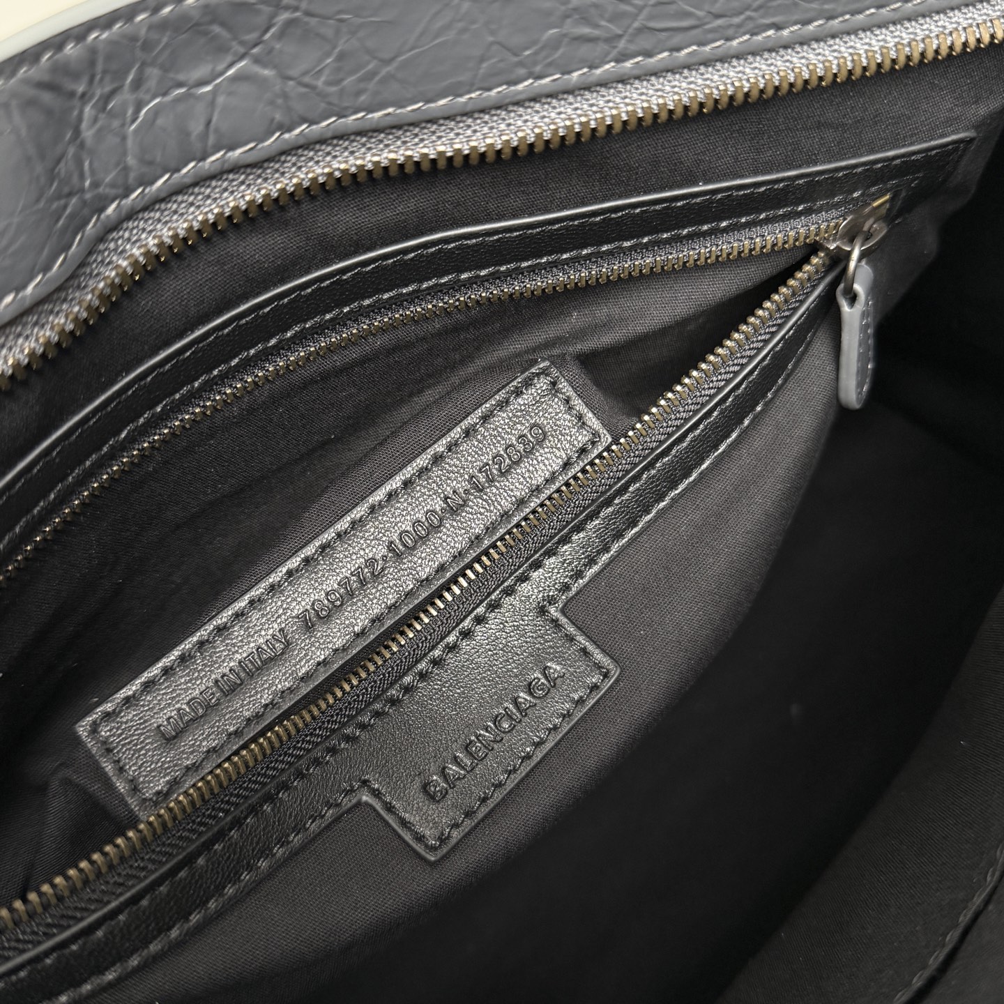 BALENCIAGA LE CITY 新版机车包 深灰色大号