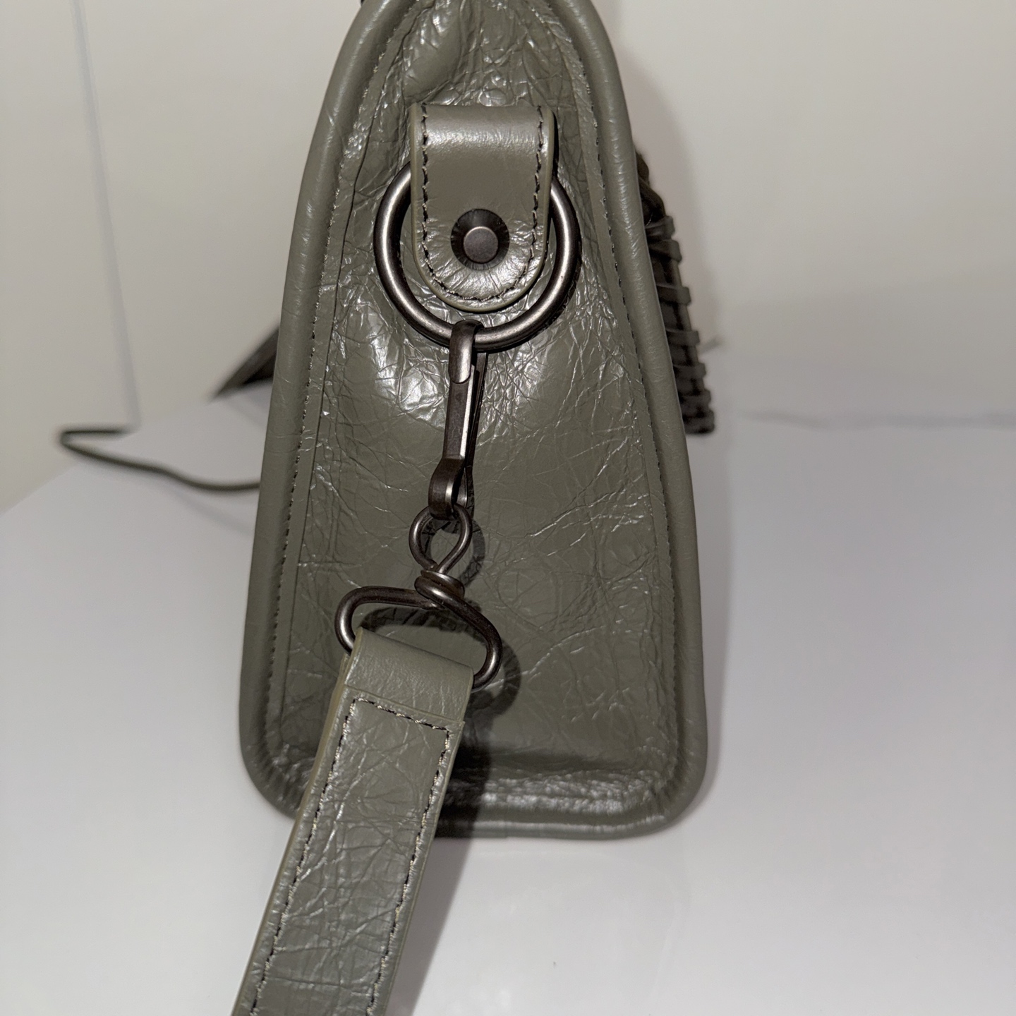 BALENCIAGA 2025年迭代新版机车包 city 中号グリーン